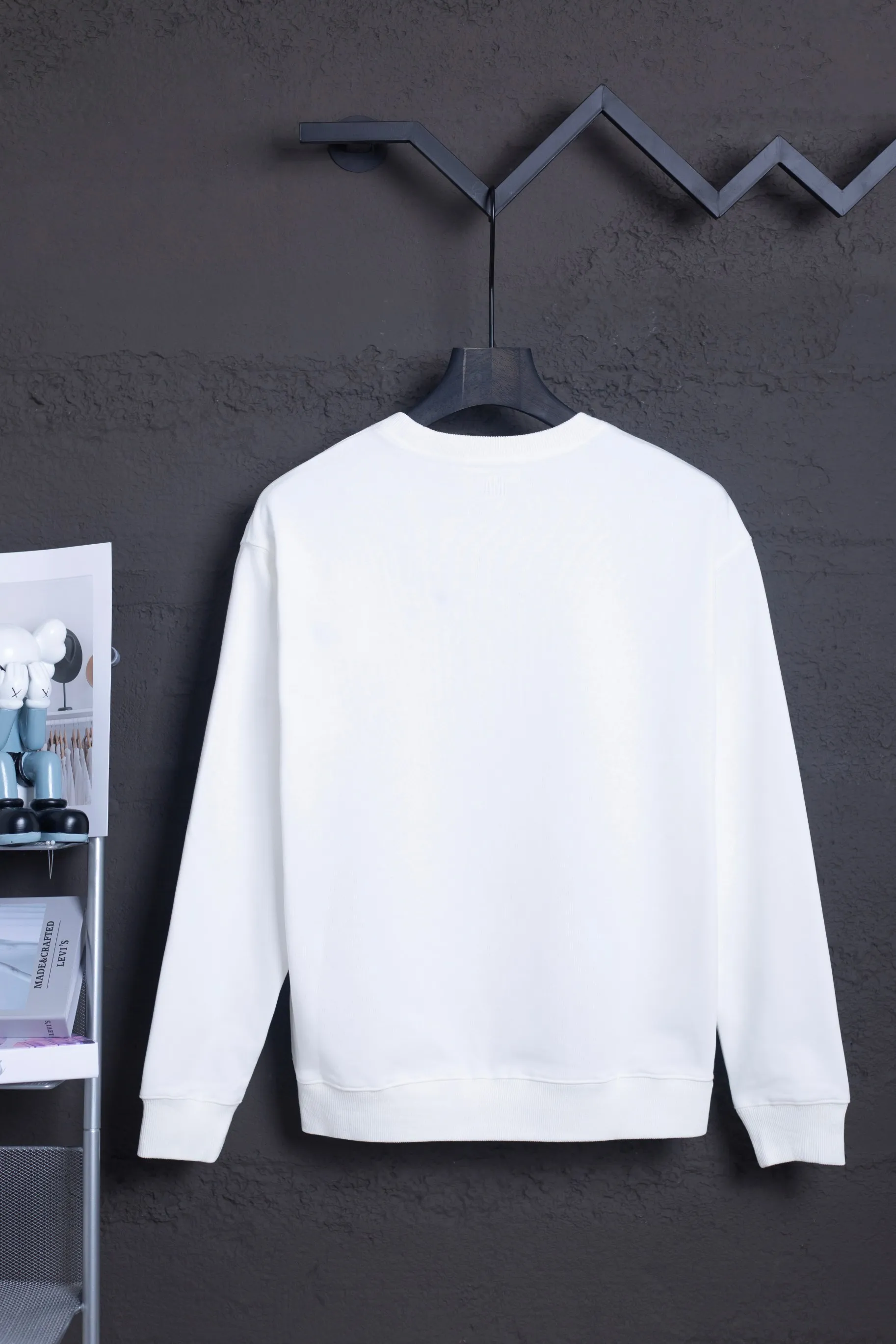 P146 AMI 25 autumn and winter new classic little love embroidered pullover sweatshirt, customized 360g pure cotton fabric, high version, new main wheat, washed wheat, same style for men and women, color: white, size: S-XL