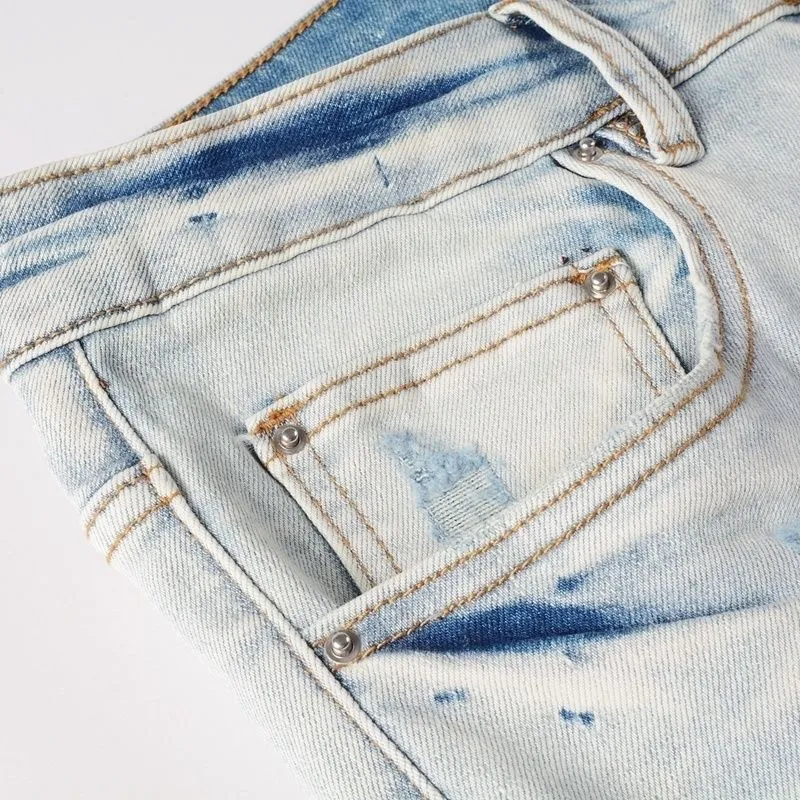 ￼#M16 P168💰 AMIRI patch embroidery jeans trousers AMIRI high street basic ripped tight elastic jeans trousers amiri brand jeans break the production process and cutting of the original jeans, the fabrics are softer and more comfortable Hand-sewn collar label Customized logo buttons Genuine leather tag Color: Picture color Size: 30-32-34-36
