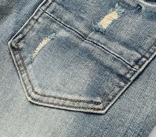#M92 P168💰 AMIRI patch embroidery jeans trousers AMIRI high street basic ripped tight elastic jeans trousers amiri brand jeans break the production process and cutting of the original jeans, the fabrics are softer and more comfortable Hand-sewn collar label Customized logo buttons Genuine leather tag Color: Picture color Size: 30-32-34-36