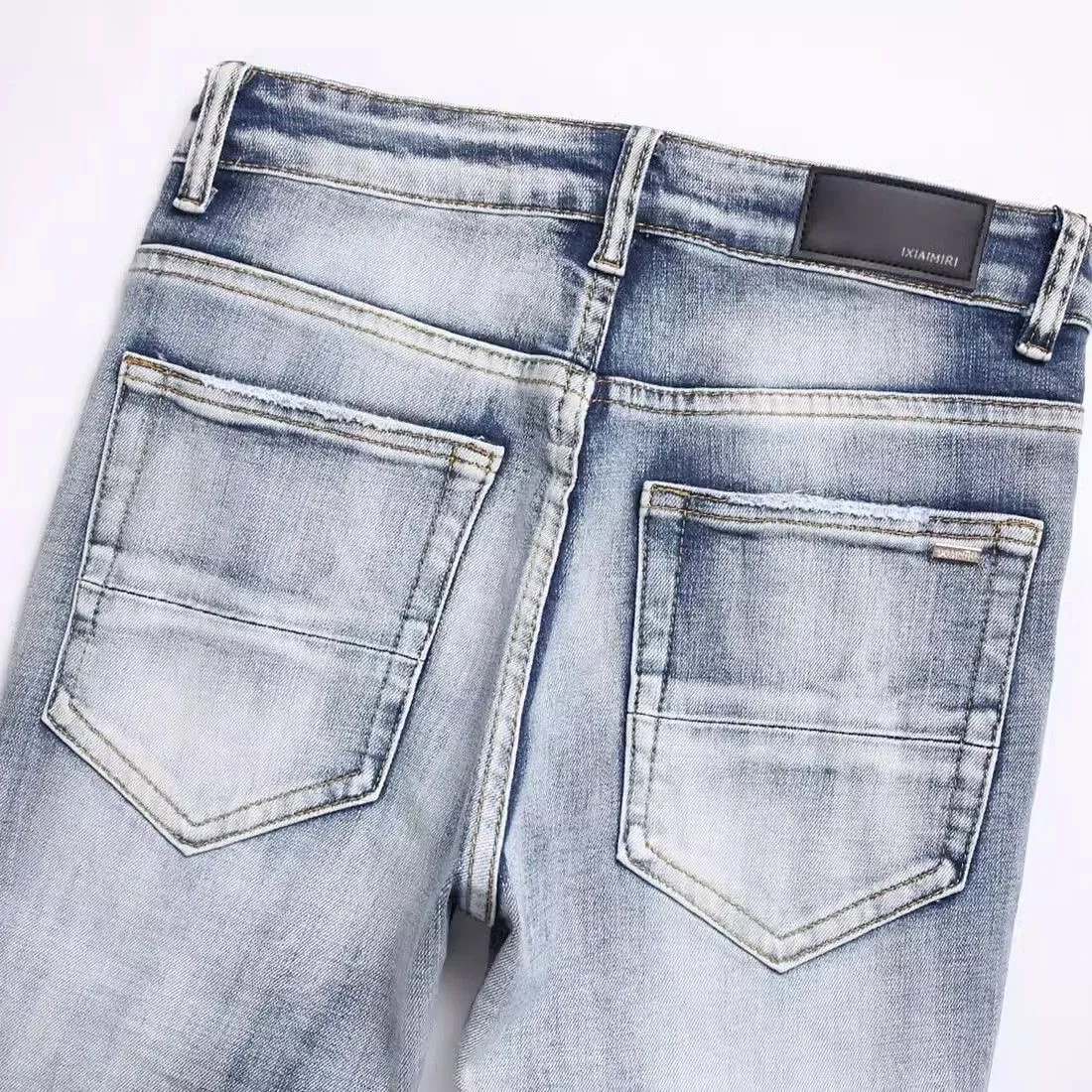 #M38 P168💰 Amiri classic embroidered leather ripped letter jeans slim fit jeans. Produced by a major washed factory. Full of high-end. Knee part destroyed design with patchwork design. Already used as facade design. Leather waist nameplate. The focus of this style is not on washing, but on the destroyed shape and version. The secret lies in the craftsmanship of the master. The cost of post-processing, grinding, cutting, etc. is far beyond the cost of assembly line products. Color: Picture color Size: 30-32-34-36