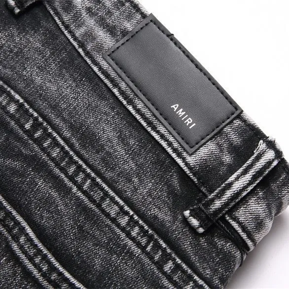 #M83 P168💰 AMIRI patch embroidery jeans trousers AMIRI high street basic ripped tight elastic jeans trousers amiri brand jeans break the production process and cutting of the original jeans, the fabrics are softer and more comfortable Hand-sewn collar label Customized logo buttons Genuine leather tag Color: Picture color Size: 30-32-34-36