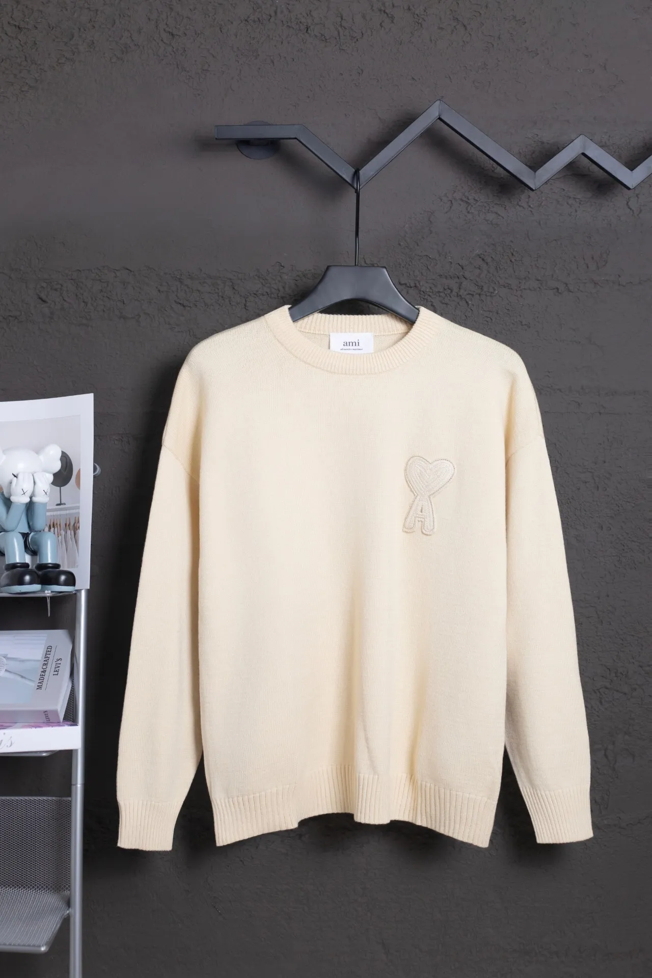 P170 AMI's new classic love chapter crew neck sweater, the highest version, supports comparison, color: apricot, size: S-XL