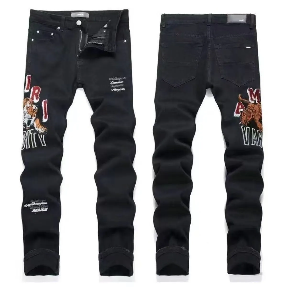 #M20 P168💰 Amiri’s classic embroidered patched leather ripped letter jeans. Slim fit jeans. Produced by a well-washed factory. Full of high-end. Knee-part destroyed design with patchwork design. Already used as facade design. Leather waist nameplate. The focus of this style is not on washing, but on the destroyed shape and version. The secret lies in the craftsmanship of the master. The cost of post-processing, grinding, cutting, etc. is far beyond the cost of assembly line products. Color: Picture color Size: 30-32-34-36