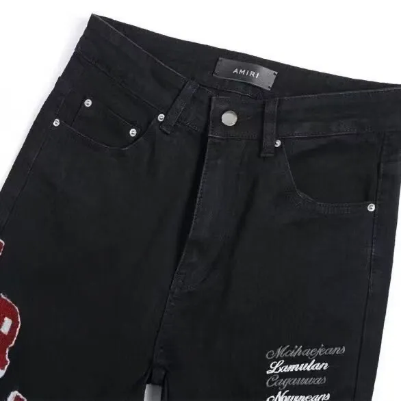 #M20 P168💰 Amiri’s classic embroidered patched leather ripped letter jeans. Slim fit jeans. Produced by a well-washed factory. Full of high-end. Knee-part destroyed design with patchwork design. Already used as facade design. Leather waist nameplate. The focus of this style is not on washing, but on the destroyed shape and version. The secret lies in the craftsmanship of the master. The cost of post-processing, grinding, cutting, etc. is far beyond the cost of assembly line products. Color: Picture color Size: 30-32-34-36