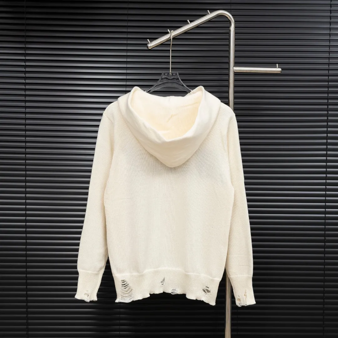 P310 Style: AMIRI distressed knitted hooded long-sleeved sweater Size: S-XXL Fabric: Wool blend Accessories: Full set of customized original accessories No gender distinction, same style for men and women