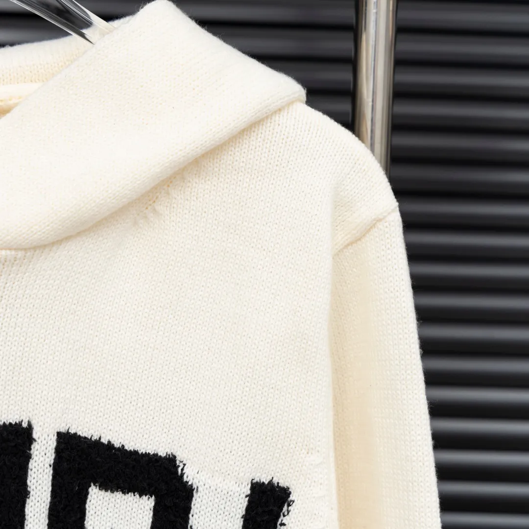 P310 Style: AMIRI distressed knitted hooded long-sleeved sweater Size: S-XXL Fabric: Wool blend Accessories: Full set of customized original accessories No gender distinction, same style for men and women