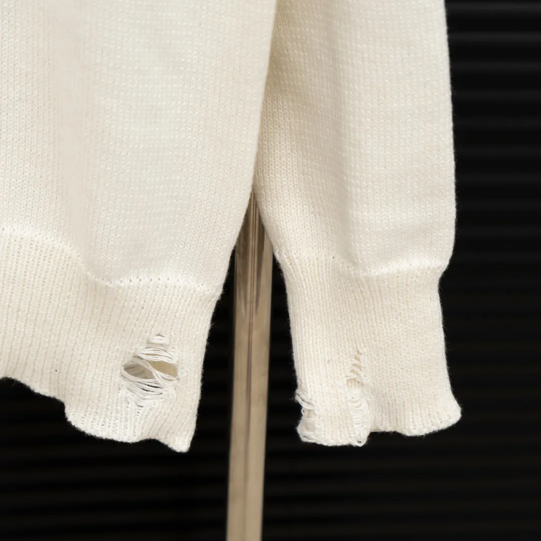 P310 Style: AMIRI distressed knitted hooded long-sleeved sweater Size: S-XXL Fabric: Wool blend Accessories: Full set of customized original accessories No gender distinction, same style for men and women