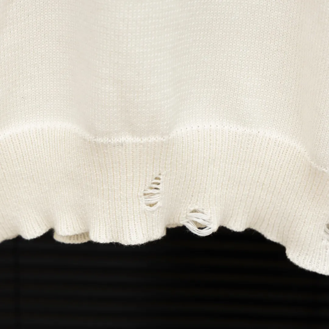 P310 Style: AMIRI distressed knitted hooded long-sleeved sweater Size: S-XXL Fabric: Wool blend Accessories: Full set of customized original accessories No gender distinction, same style for men and women
