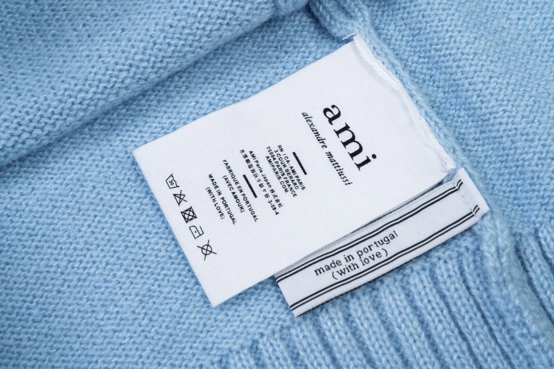 P200 A066# AMI Paris 2023 new white big love towel embroidered seahorse wool cardigan wool Oversize version, same style for men and women Color: sky blue tender pink Size: S-XL