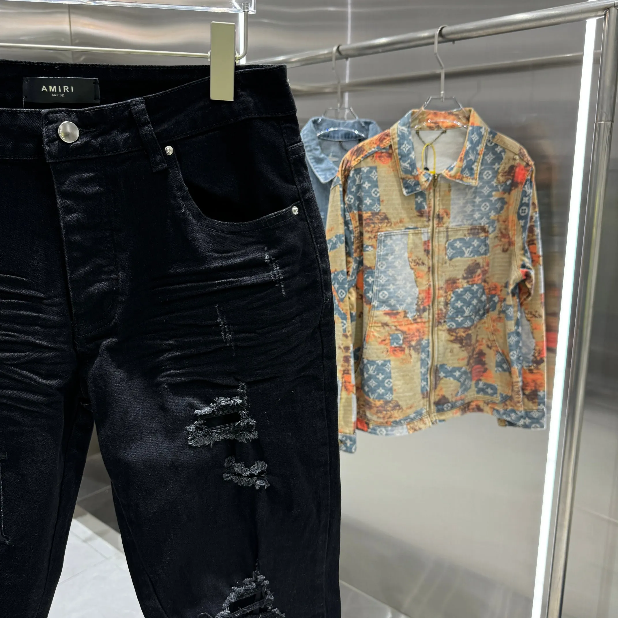 P280 Amiri ripped letter embroidery craft street fashion slim fit stretch jeans Color Black Size 30 32 34 36 38