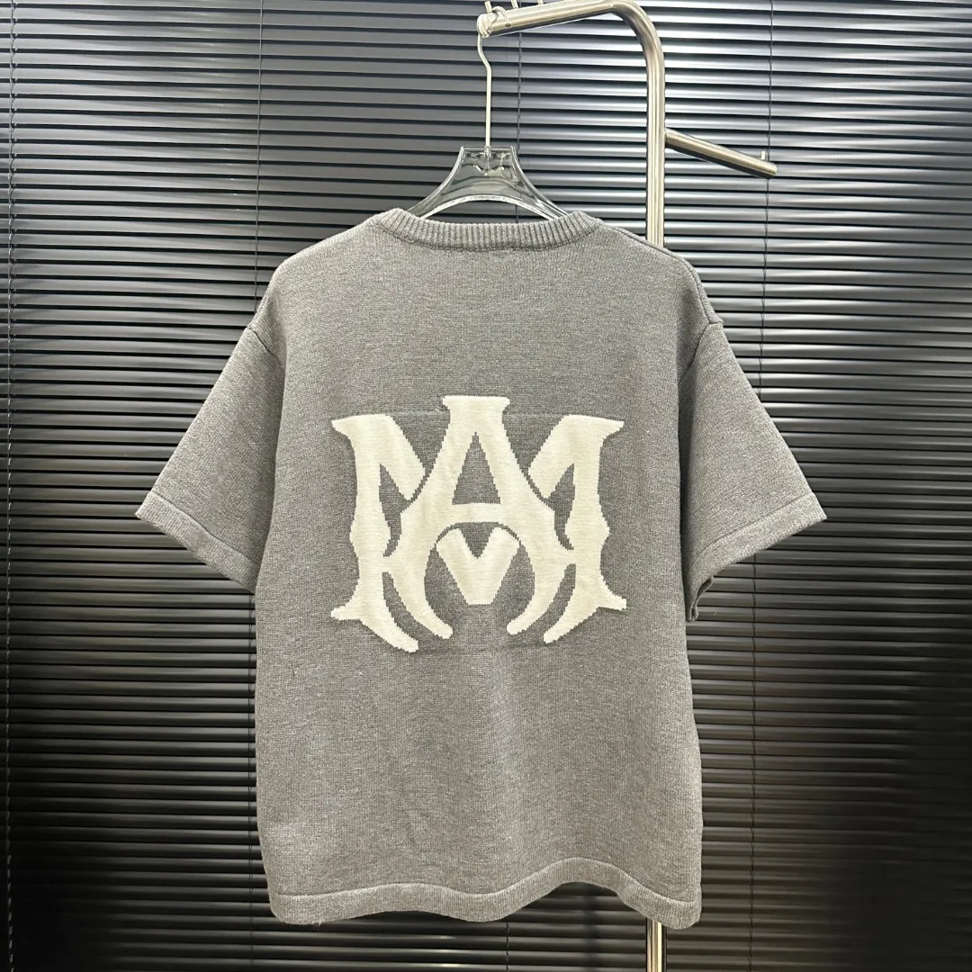 P230 Style: AMIRI foam flocking short sleeves Size: S-XXL Fabric: Wool blend Accessories: Full set of customized original accessories No gender distinction, same style for men and women