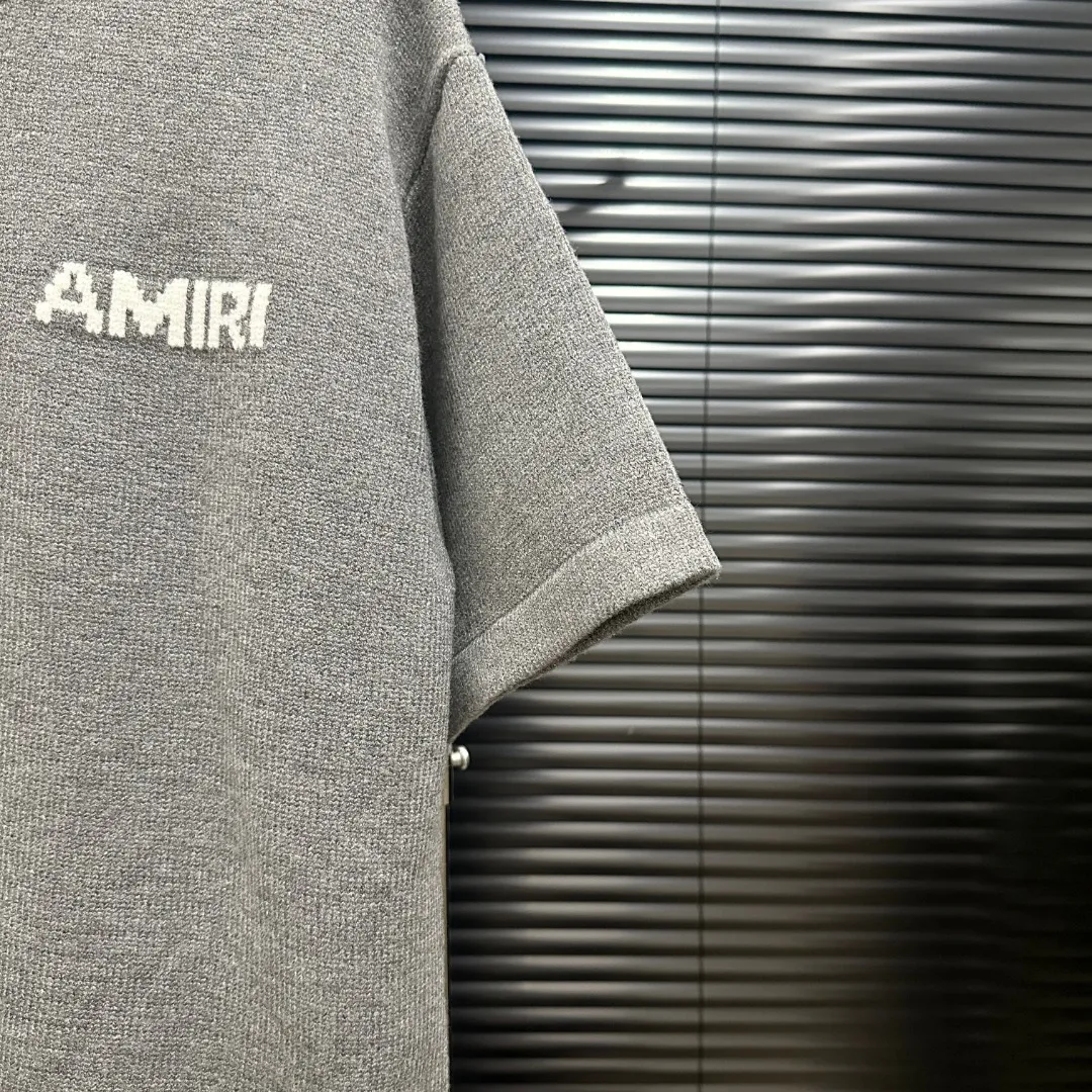 P230 Style: AMIRI foam flocking short sleeves Size: S-XXL Fabric: Wool blend Accessories: Full set of customized original accessories No gender distinction, same style for men and women