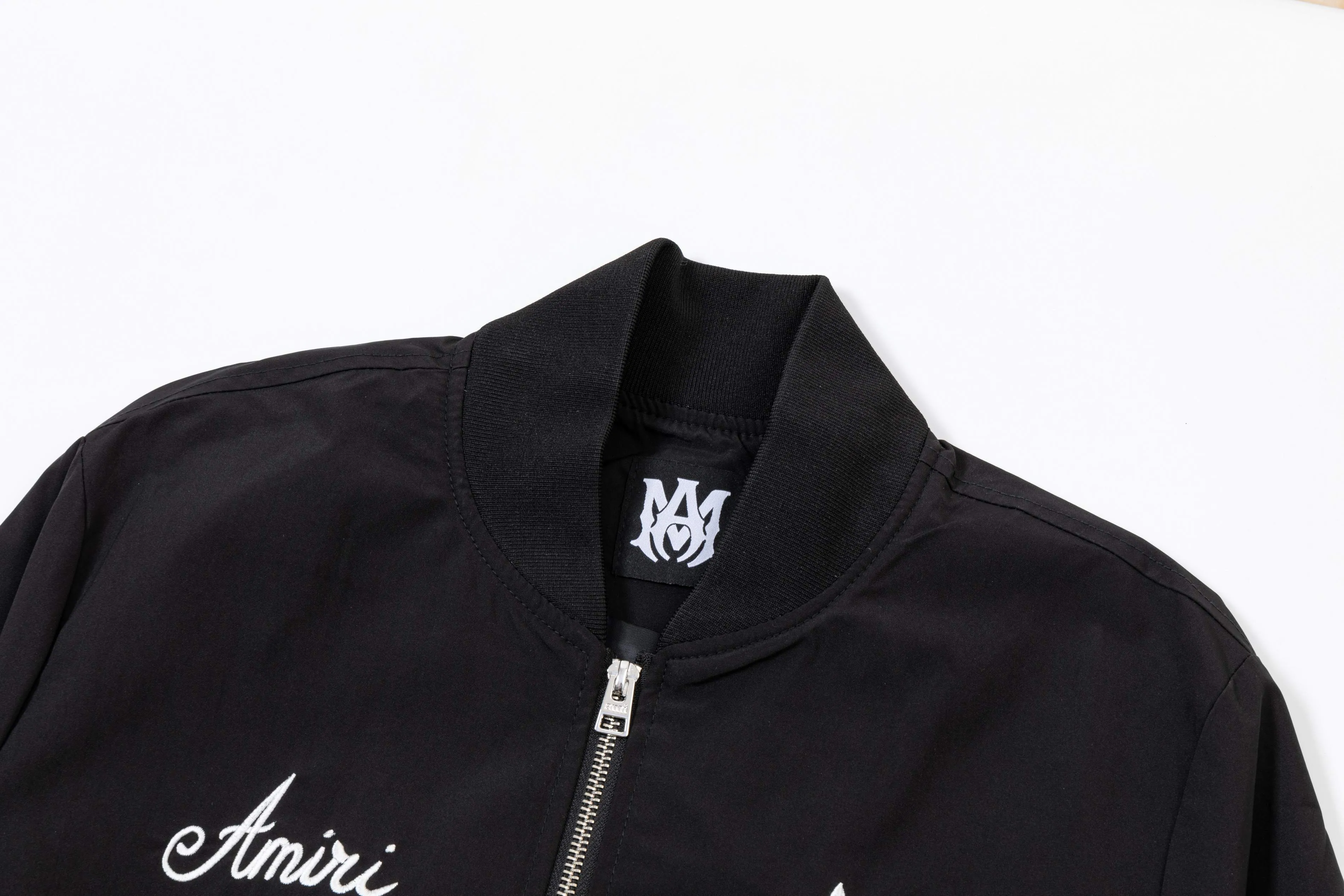 P320 2025 AMIRI... New style for autumn and winter. Hardware logo. High-quality jacket. Mainly recommended version. Customized fabrics. Higher grade. High-density memory brushed lining. More fashionable and comfortable. High-standard customization. The upper body is very stylish. Classic and versatile. It can be matched with any fashion. The version is super good. It is recommended!  Color: Aqua Blue Black Size: M-4XL