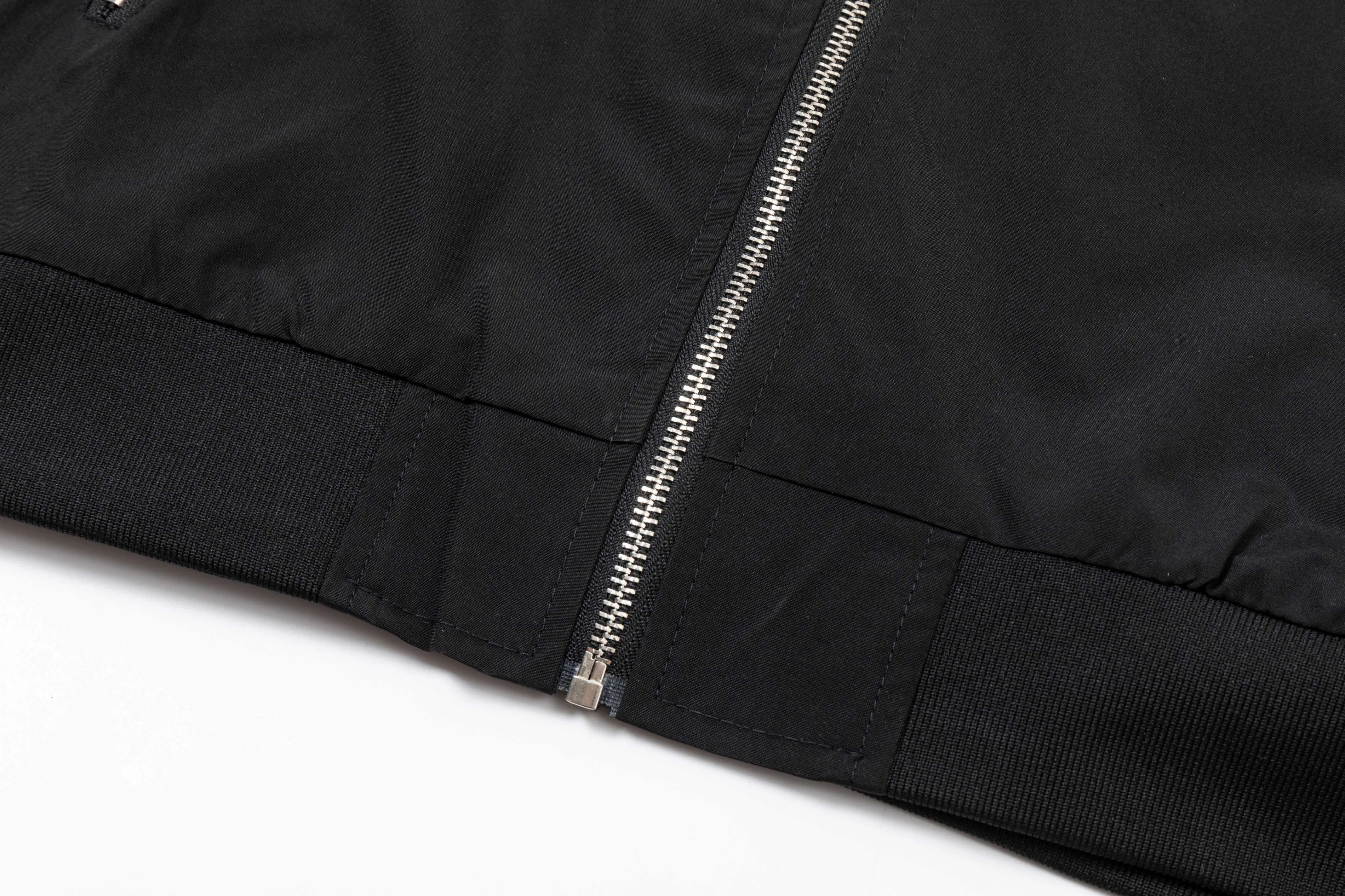 P320 2025 AMIRI... New style for autumn and winter. Hardware logo. High-quality jacket. Mainly recommended version. Customized fabrics. Higher grade. High-density memory brushed lining. More fashionable and comfortable. High-standard customization. The upper body is very stylish. Classic and versatile. It can be matched with any fashion. The version is super good. It is recommended!  Color: Aqua Blue Black Size: M-4XL