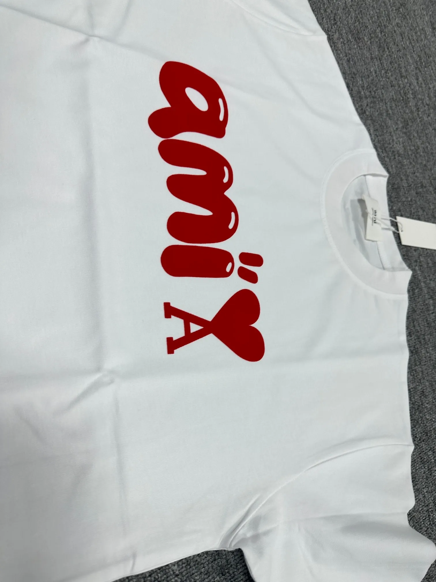 🅿️180 Ami Love 2025 Spring and Summer Style Classic and simple red flocking three-dimensional love letter personalized logo Customized double yarn plain cotton fabric Short-sleeved T-shirt Unisex Color: Black White Size: S (90-130 catties) M (120-150 catties) L (140-165 catties) XL (160-180 catties) XXL (180-210 pounds)