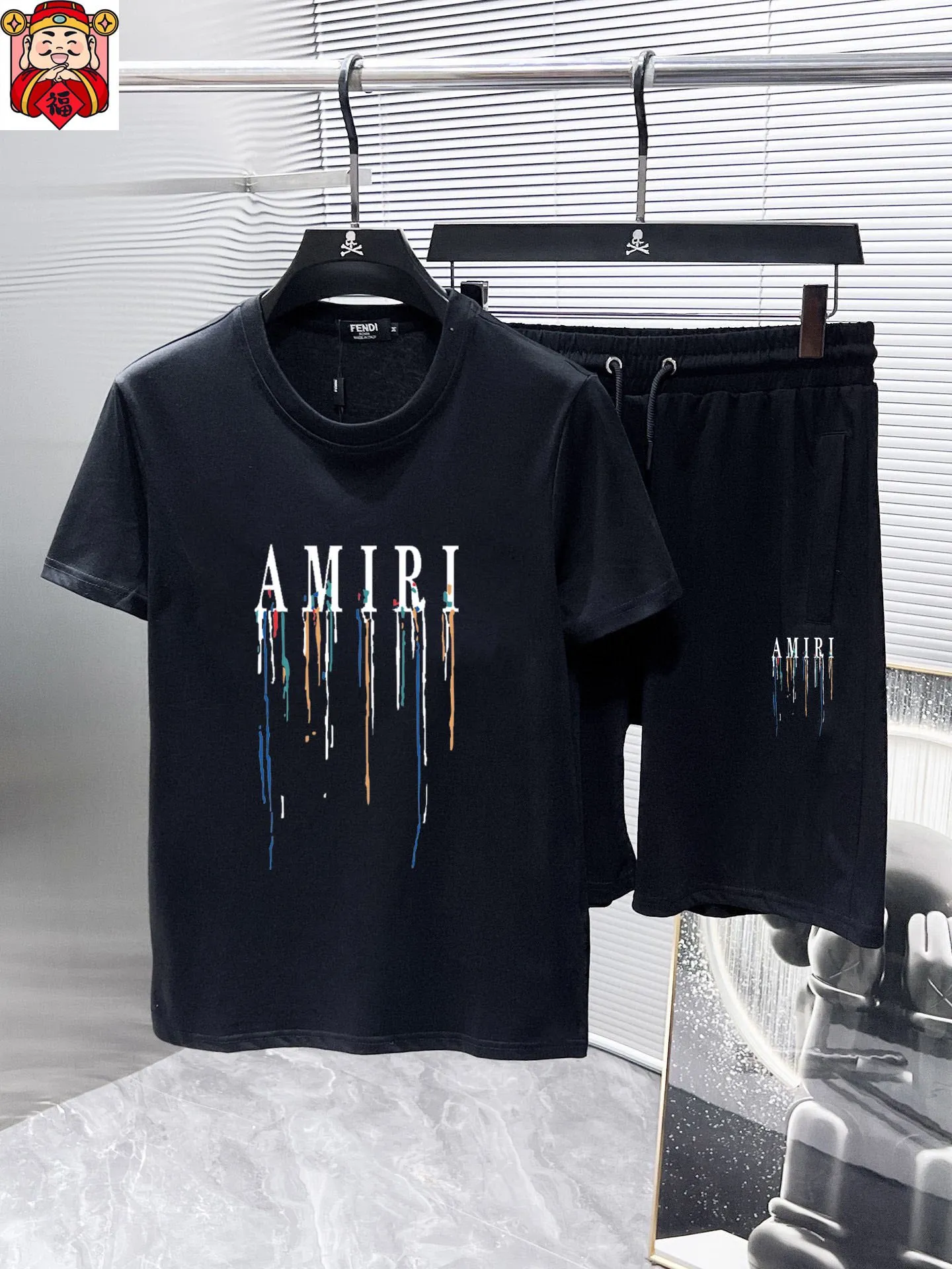 P290 Brand [AMIRI] 2025 new men’s short-sleeved shorts suit! Synchronous sales on the official website! High-end version on the market! It feels delicate and soft! Make you more comfortable to wear! The draped silhouette is awesome! Size: M-5XL (please state your height and weight when placing an order)