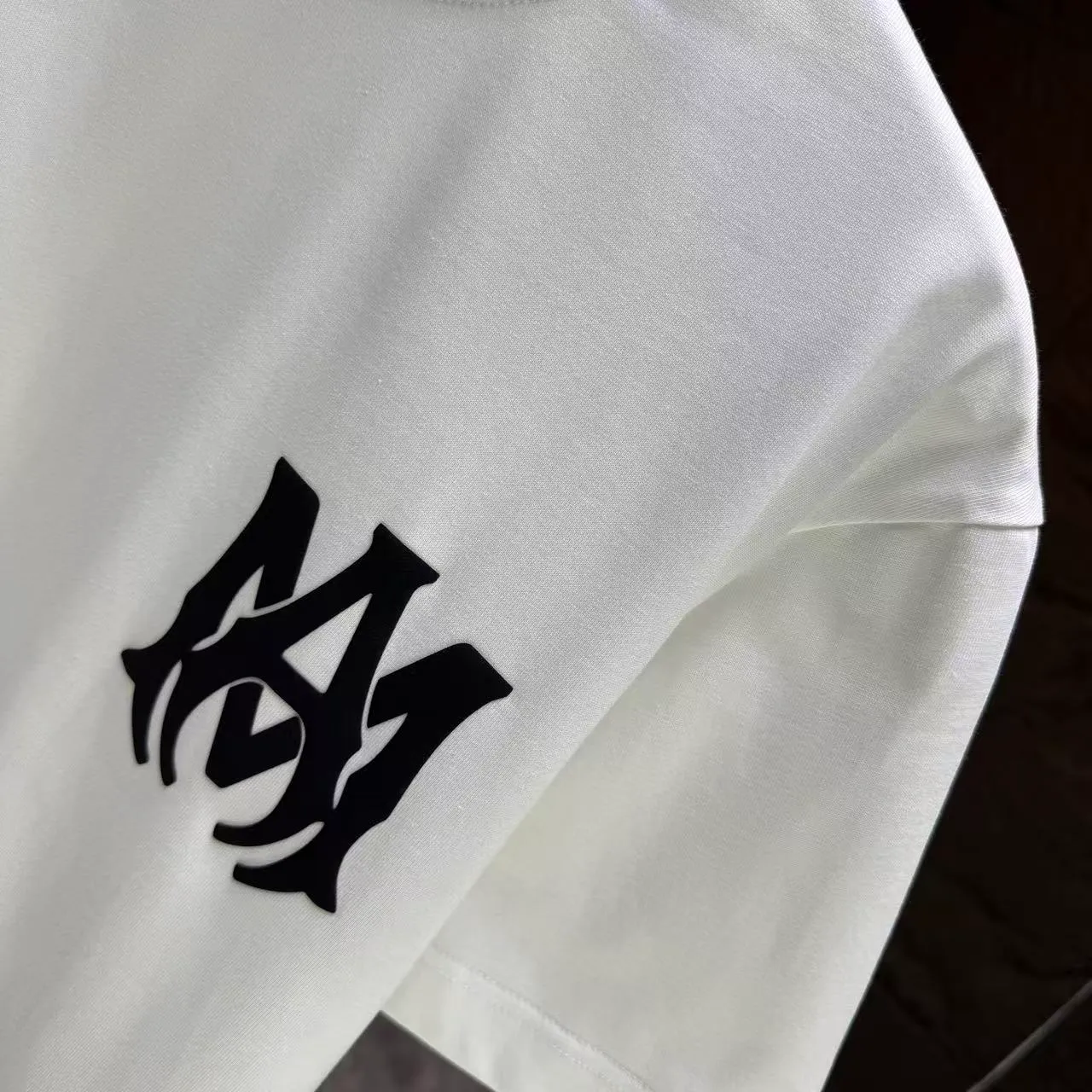 P150 AMIRI* 2025 autumn and winter new short-sleeved T-shirt Customized pure cotton letter logo three-dimensional foam Color: black white clever color dark red Size: S M L XL XXL