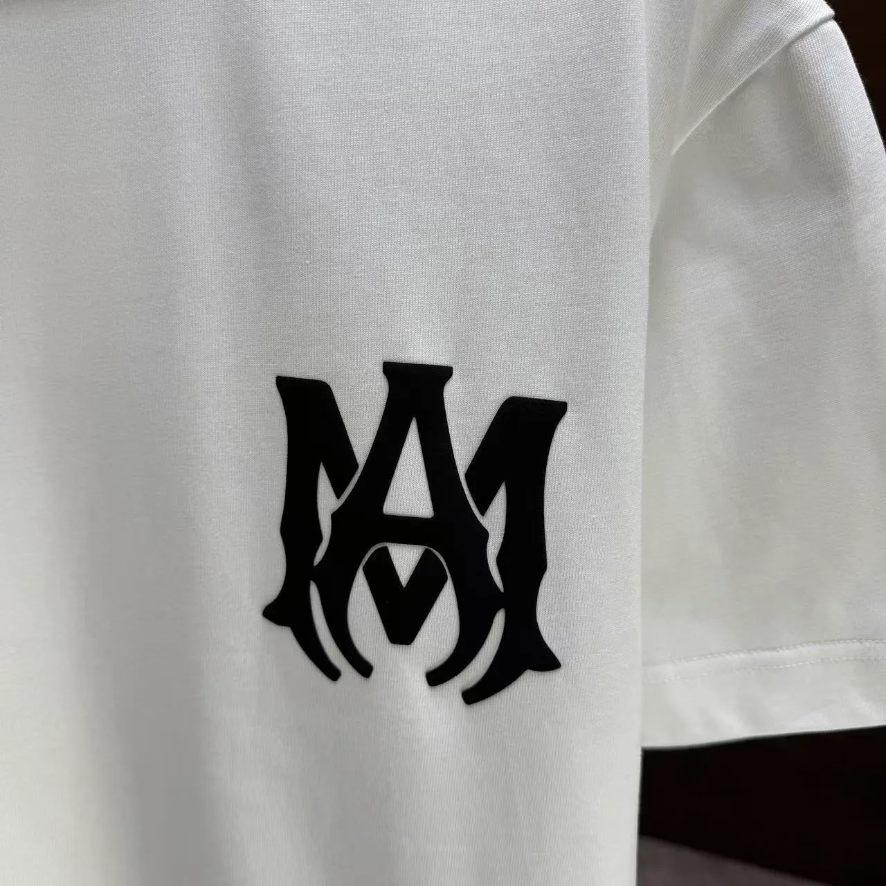 P150 AMIRI* 2025 autumn and winter new short-sleeved T-shirt Customized pure cotton letter logo three-dimensional foam Color: black white clever color dark red Size: S M L XL XXL