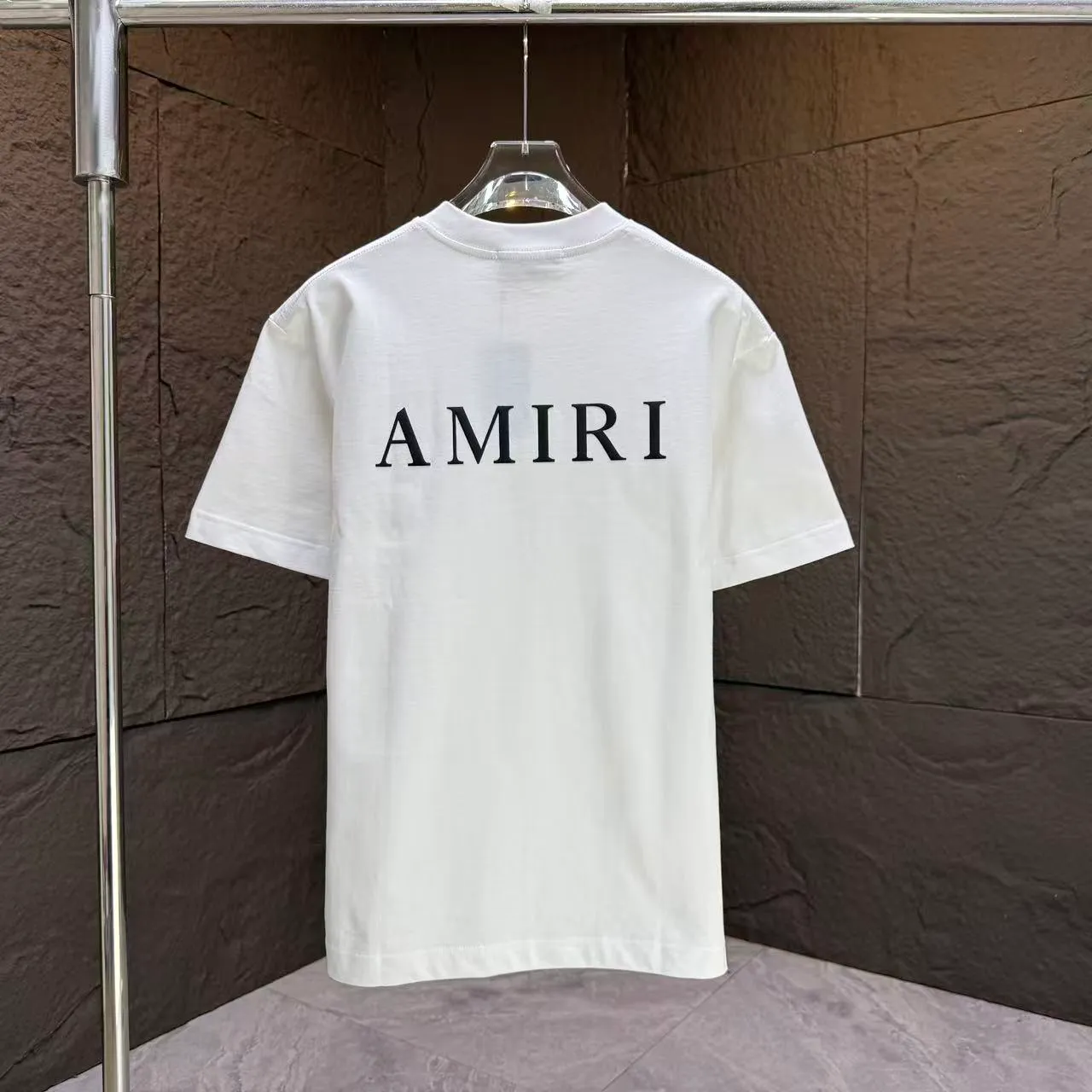 P150 AMIRI* 2025 autumn and winter new short-sleeved T-shirt Customized pure cotton letter logo three-dimensional foam Color: black white clever color dark red Size: S M L XL XXL
