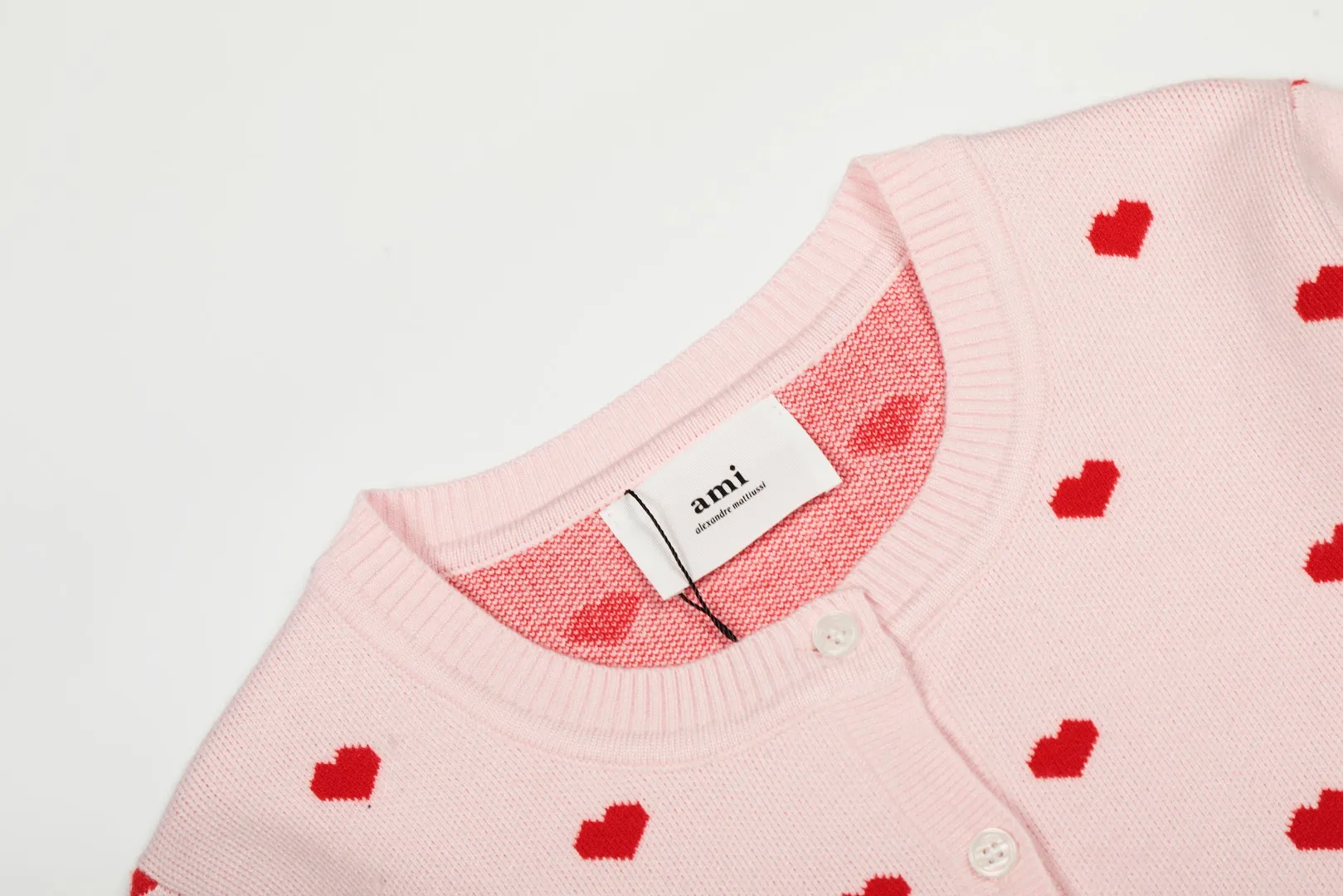 Ami/Ami's new jacquard love-printed goddess style must-have autumn and winter knitted cardigan small jacket Size: S-XL Color: White red heart Black red heart Red white heart Milky apricot purple heart Navy blue white heart Pink red heart