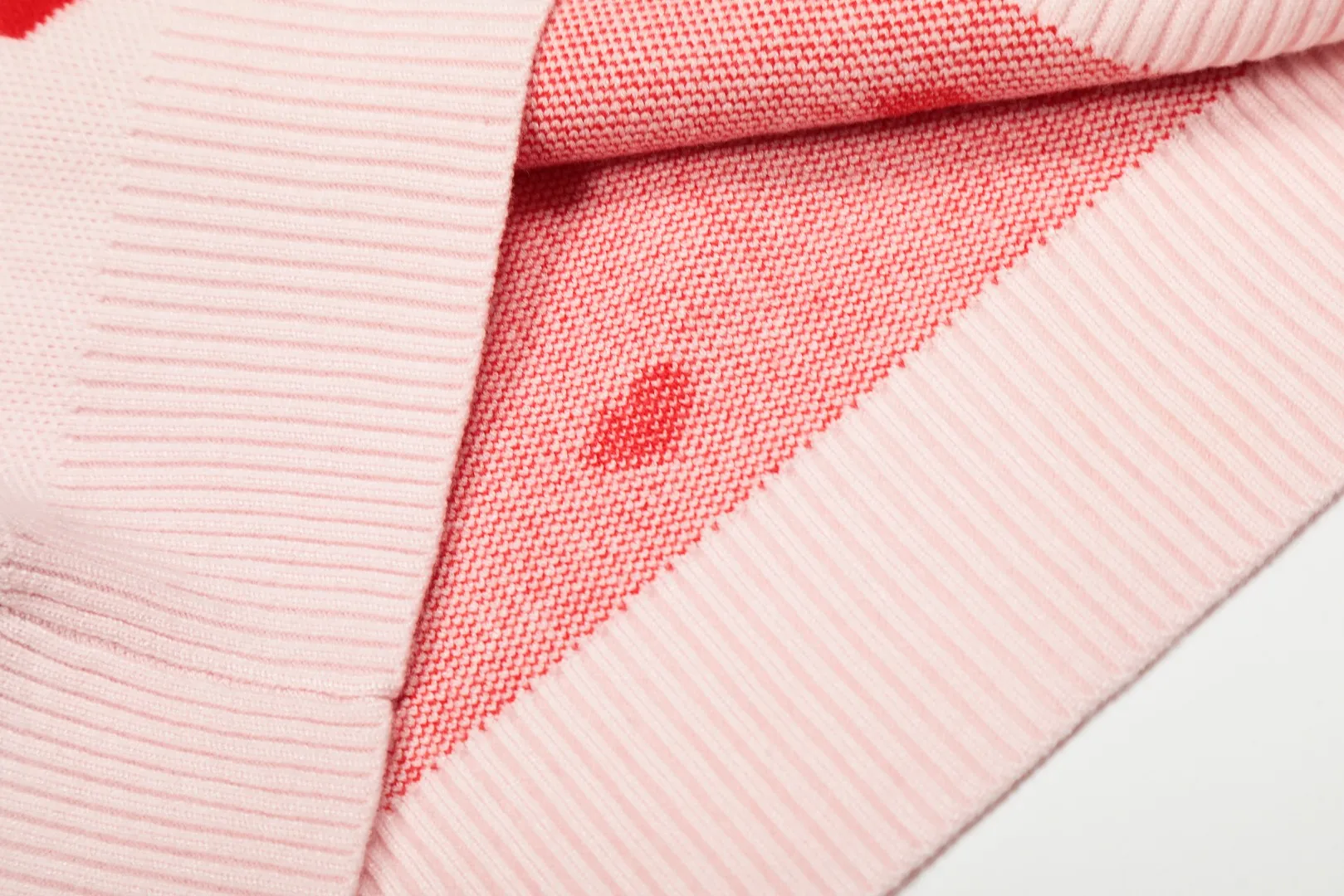 Ami/Ami's new jacquard love-printed goddess style must-have autumn and winter knitted cardigan small jacket Size: S-XL Color: White red heart Black red heart Red white heart Milky apricot purple heart Navy blue white heart Pink red heart