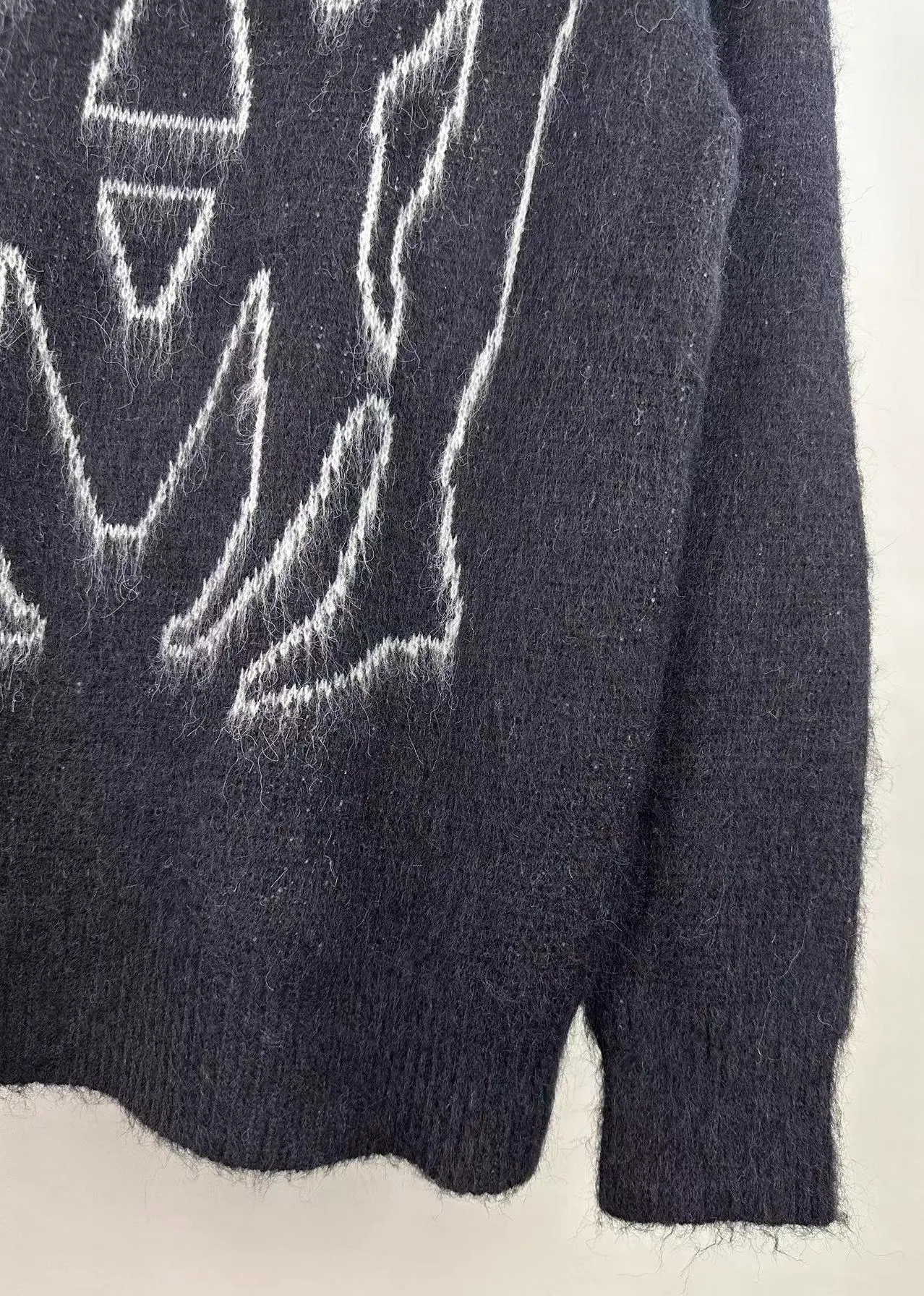 P240 🎉AMIRI new seahorse wool sweater, exclusive large logo jacquard on the front, color: gray black digital: S M L XL XXL