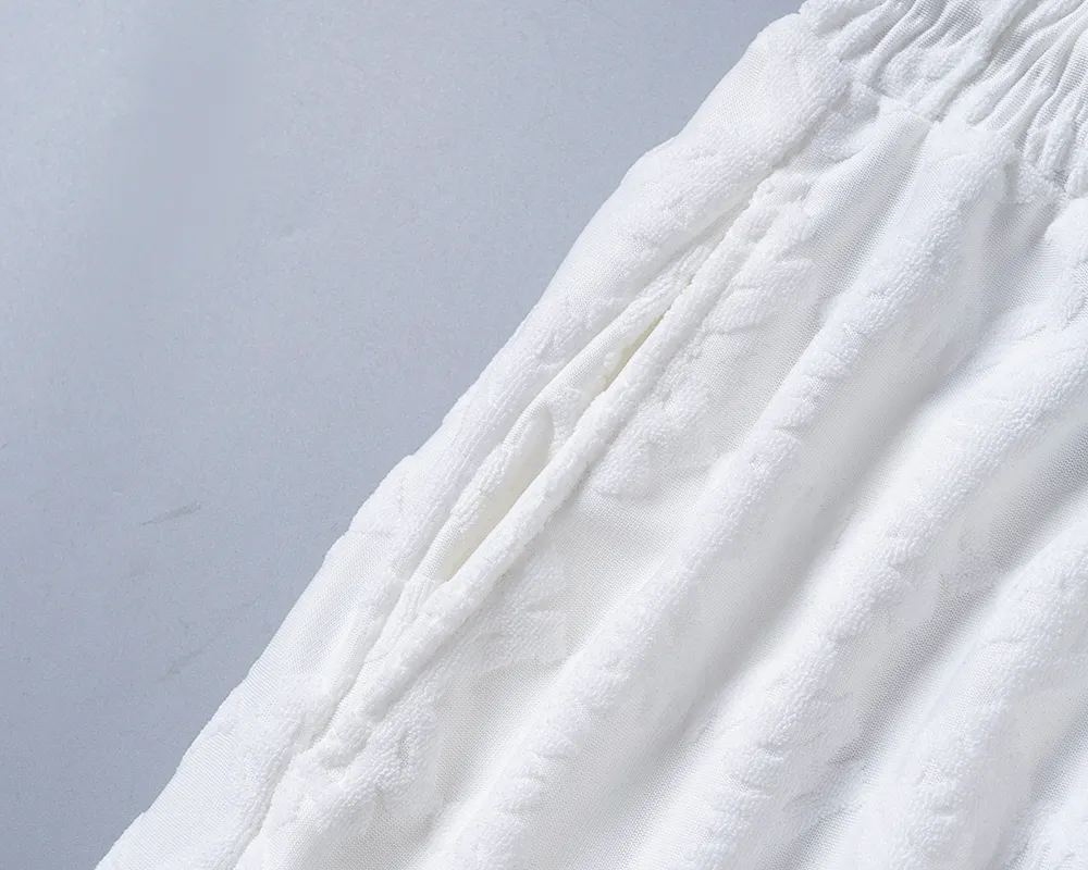 P140 Mili's 2026 spring and summer new men's casual shorts, terry jacquard fabric, stylish and handsome, comfortable fabric, rigorous workmanship, and neat wiring. Good upper body effect·size M-3XL white