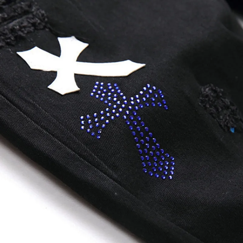P190 amiri cross-hole patched jeans trousers amiri ripped tight stretch jeans trousers amiri hot diamonds amiri is transliterated as Emil, which is the name of the founder. mikeamiri, the founder of amiri, grew up in Los Angeles, USA. He was influenced by the local street culture RO since he was a child, so he founded the amiri brand named after himself. A variety of trendy clothing meets the needs of different fashion players. Amiri clothing has novel and unique styles and is a well-known street brand in the United States. The styles and styles of many clothes are loved by many street photographers. The various clothing styles meet the dressing needs of different people, show their unique temperament, and show the trend of dressing. amiri's jeans are relatively famous. Not only do they have many styles, but the quality of the jeans is also very good. Many celebrities have also worn amiri brand jeans. Size: M-XXL
