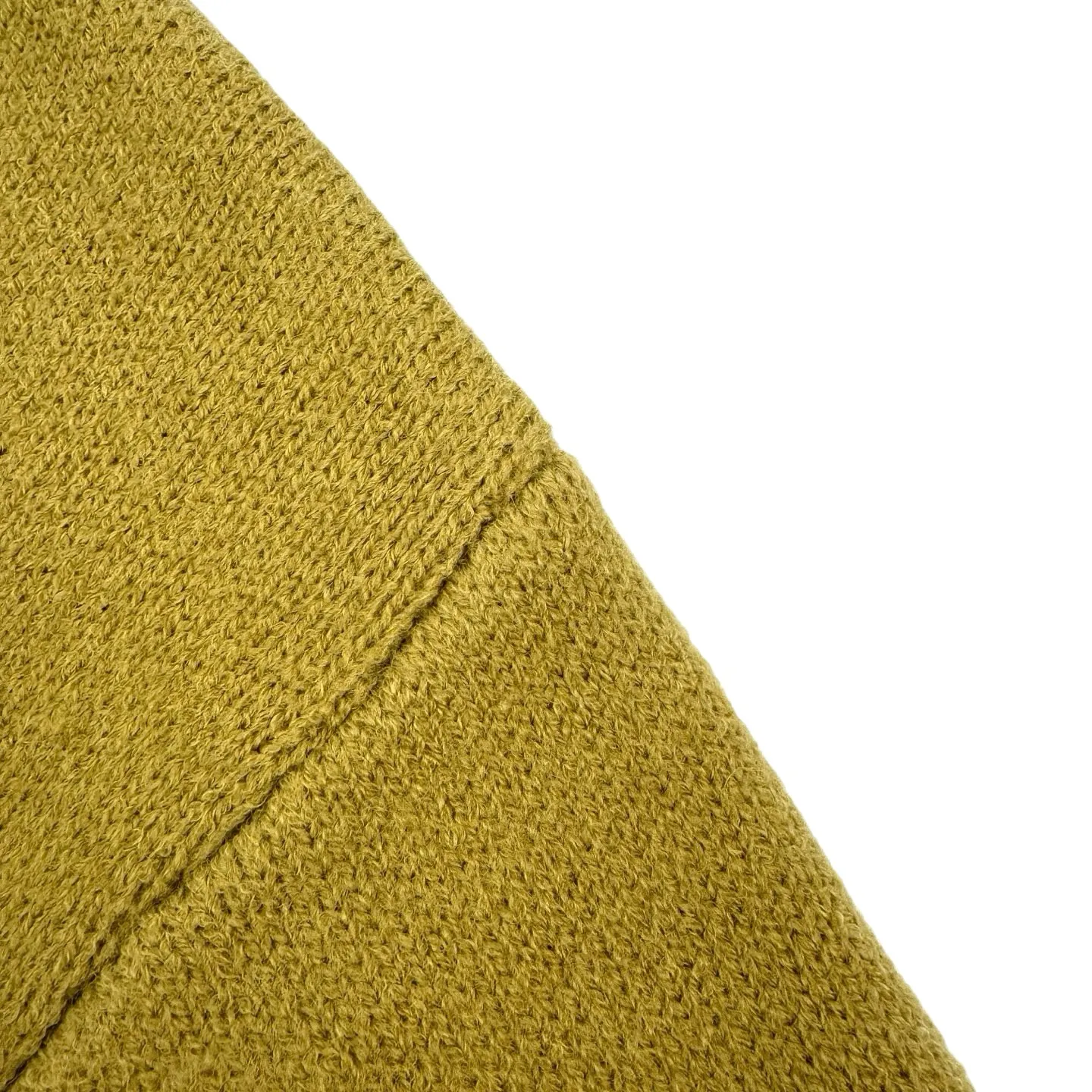 🅿️460 [Exclusive supply] Ami love jacquard crew neck sweater (yellow) The original purchase was 4,900 and developed. The fabric is made of custom-woven and dyed luxurious Merino wool. It is soft, delicate and comfortable to the skin. It uses high-grade morning mist gray as the ink. The gentle riot of grayscale aesthetics. A contrasting love heart jumps on the chest. It quietly exudes its own charming halo. The brand is fully recognizable. The elegance and casualness of French fashion is the ultimate simplification of color. It also conveys the love and persistence of life. Meet the king of extreme simplicity and deserve to be versatile. It is made of jacquard tissue imported from Germany. The arrangement and interweaving of yarns are precisely controlled and carefully interwoven on the loom. The Ami love jacquard art pattern is inlaid. The fabric is more vivid and three-dimensional. The washing water of the garment is softened and deodorized. The clothes are deeply cleaned and deodorized through professional washing equipment and specific detergents to improve the feel and appearance of the clothes. Size:S-M-L-XL