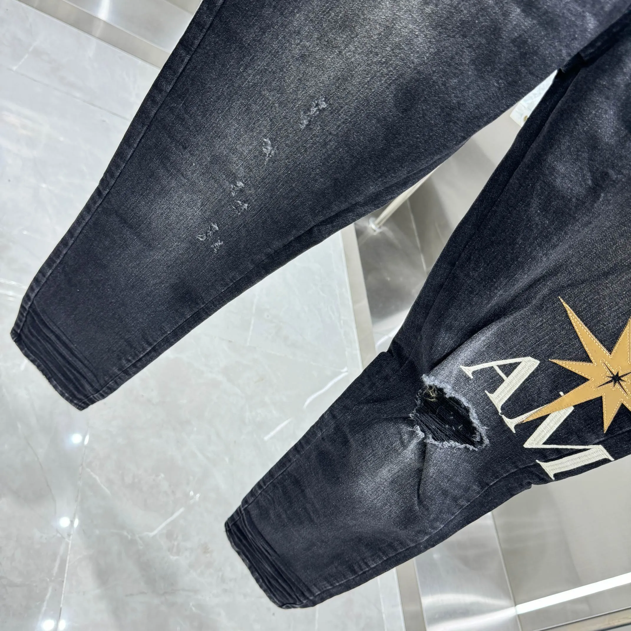 P280 Amiri ripped letter embroidery craft street fashion slim fit stretch jeans Color Black Size 30 32 34 36 38