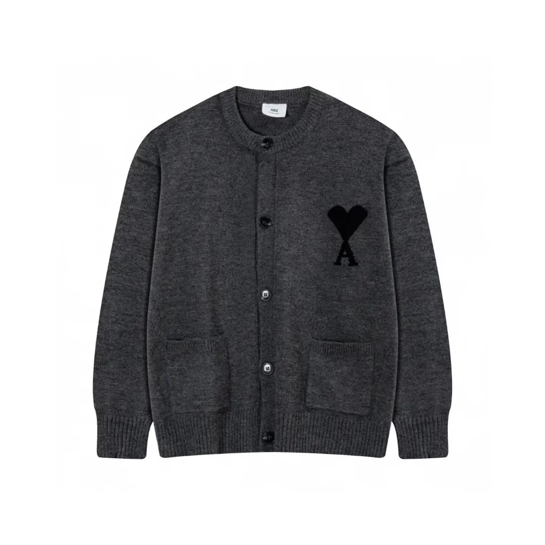 A8196# AMI Paris 2025 autumn and winter new product ADC Merino love alpaca blended soft and waxy knitted cardigan round neck cloud sweater pocket jacket Oversize version for men and women Color: White Apricot Tianlan Light Pink Light Gray Dark Gray Brown Size: S-XL