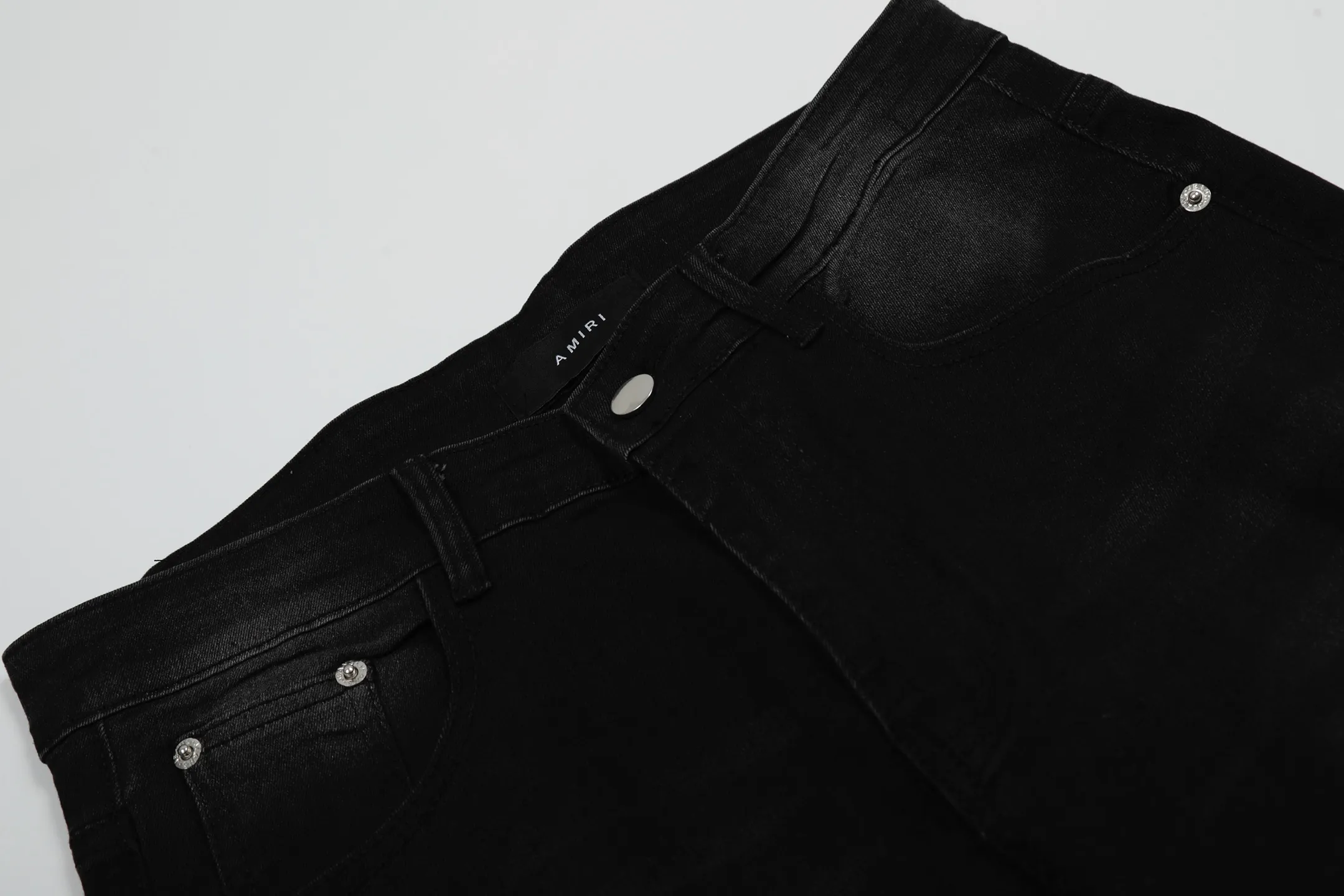 #M51 P168💰 AMIRI patch embroidery jeans trousers AMIRI high street basic ripped tight elastic jeans trousers amiri brand jeans break the production process and cutting of the original jeans, the fabrics are softer and more comfortable Hand-sewn collar label Customized logo buttons Genuine leather tag Color: Picture color Size: 30-32-34-36