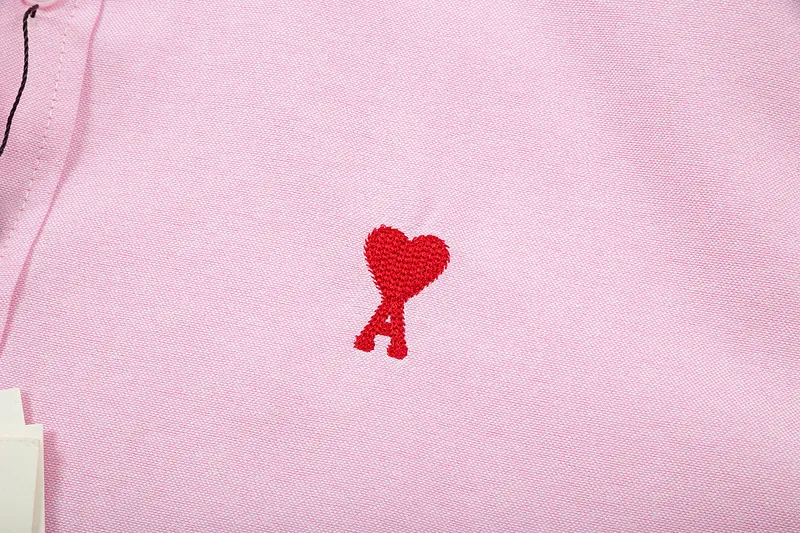 AMI Paris classic autumn red small heart embroidery on the chest, casual cotton solid color short-sleeved Oxford shirt, original custom-made 180g pure cotton fabric, loose off-shoulder version, same style for men and women. Color: brown, Baolan Tianlan, green, yellow, gray, white, pink, size: S-XL