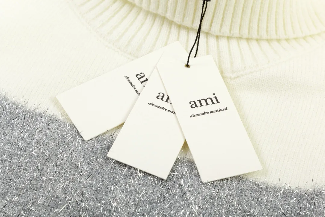 P200 A8150# [Christmas Capsule Series] AMI Paris 2024 new autumn and winter high-neck striped alpaca blend soft and waxy feel knitted crew neck sweater Oversize version for men and women Color: off-white Size: S-XL