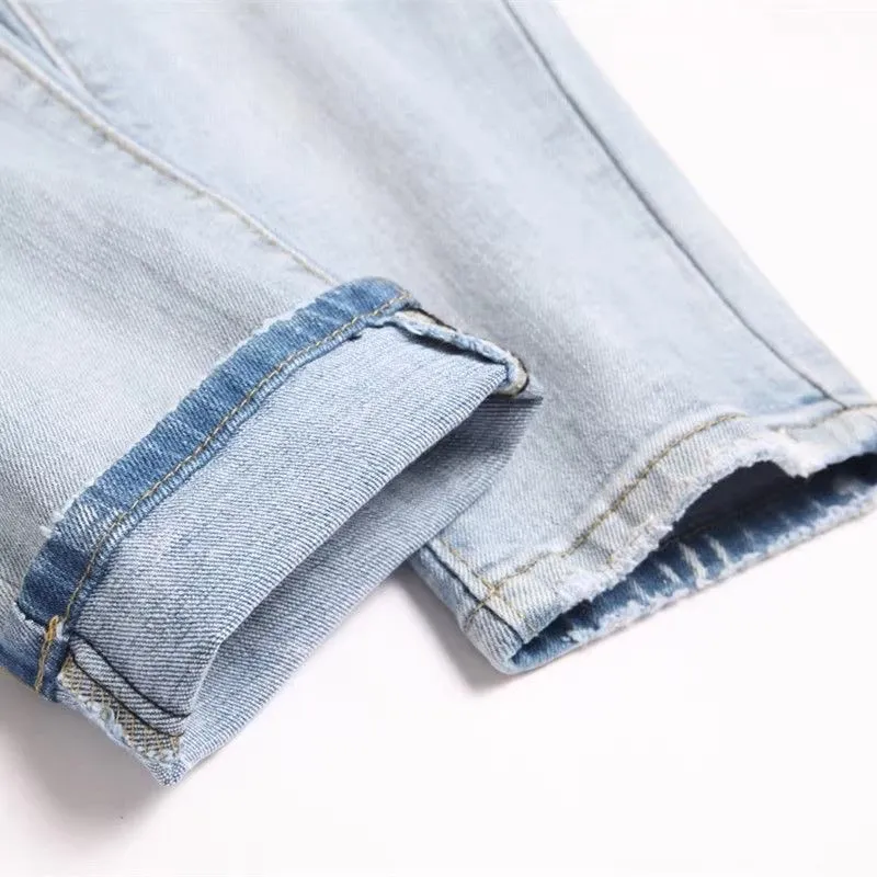 P168 💰 AMIRI patch embroidery jeans trousers AMIRI high street basic ripped tight elastic jeans trousers amiri brand jeans break the production process and cutting of the original jeans, the fabrics are softer and more comfortable Hand-sewn collar label Customized logo buttons Genuine leather tag Color: Picture color Size: 30-32-34-36