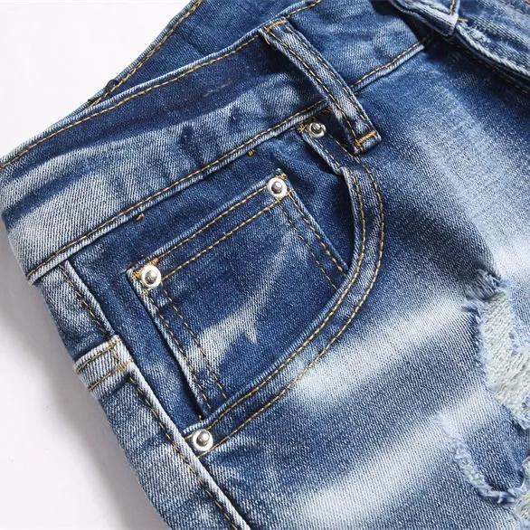 P168 💰 AMIRI patch embroidery jeans trousers AMIRI high street basic ripped tight elastic jeans trousers amiri brand jeans break the production process and cutting of the original jeans, the fabrics are softer and more comfortable Hand-sewn collar label Customized logo buttons Genuine leather tag Color: Picture color Size: 30-32-34-36