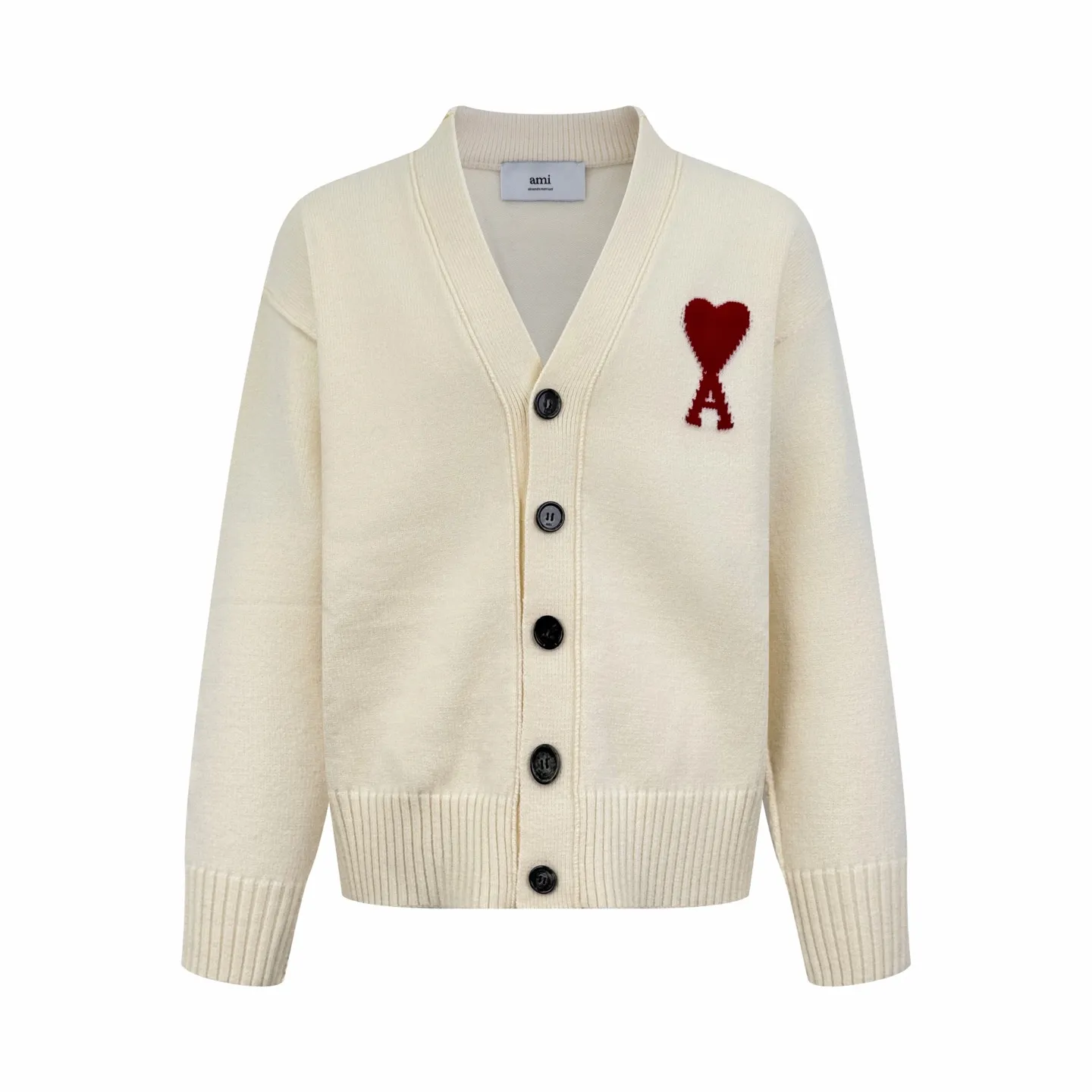 🅿️500 Ami red love jacquard V-neck knitted cardigan (apricot color). The original purchase was 4,700 and developed. It is custom-woven with luxurious and soft merino wool. It is soft and delicate, comfortable and close to the skin. It uses soft off-white as the canvas, gentle and rich in texture. A cinnabar red heart jumps on the chest. It quietly exudes its own charming halo. It is the visual anchor of the soul and has full brand recognition. The unique cardigan silhouette and exquisite button design interpret the elegance and spontaneity of French fashion. It is the ultimate simplification of color, and it conveys the love and persistence of life. Meet the ultimate simplicity, the well-deserved king of versatility, made of jacquard tissue imported from Germany. Precisely control the arrangement and interweaving of yarns. Carefully interweave on the loom. Ami love jacquard art pattern inlay. The fabric is more vivid and three-dimensional, and the ready-made garments are washed and softened to remove odors. Use professional washing equipment and specific detergents to deeply clean and deodorize clothes to improve the feel and appearance of clothes. Size:S-M-L-XL