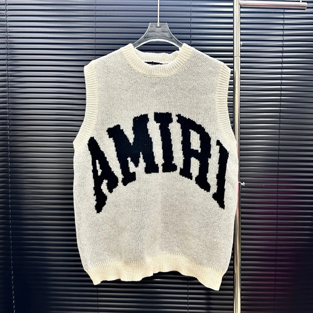 P360 The suit is not sold separately. Style: AMIRI casual knitted vest and shorts suit. Size: S-XXL. Fabric: wool blend. Accessories: full set of customized original accessories. No gender distinction. Same style for men and women.