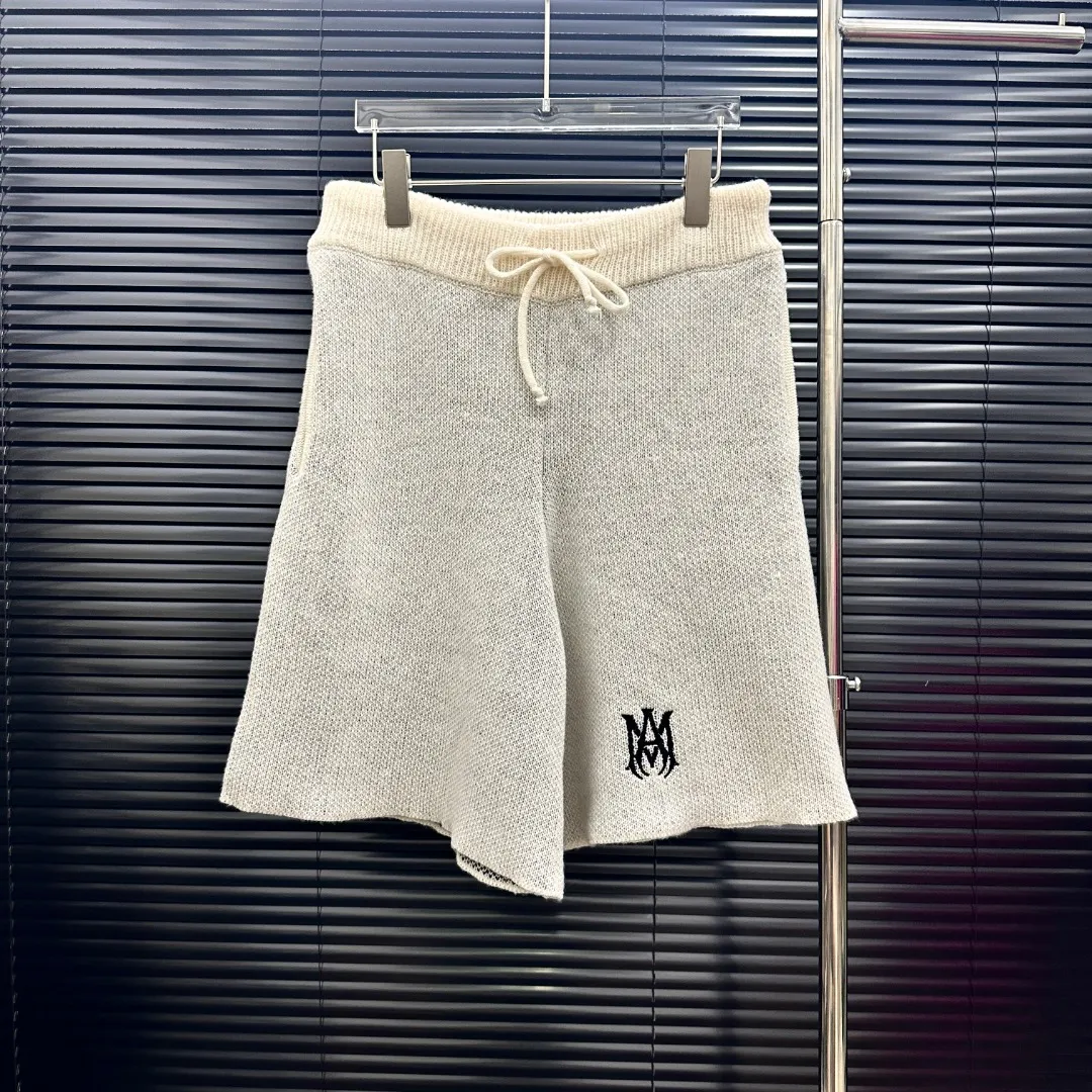 P360 The suit is not sold separately. Style: AMIRI casual knitted vest and shorts suit. Size: S-XXL. Fabric: wool blend. Accessories: full set of customized original accessories. No gender distinction. Same style for men and women.