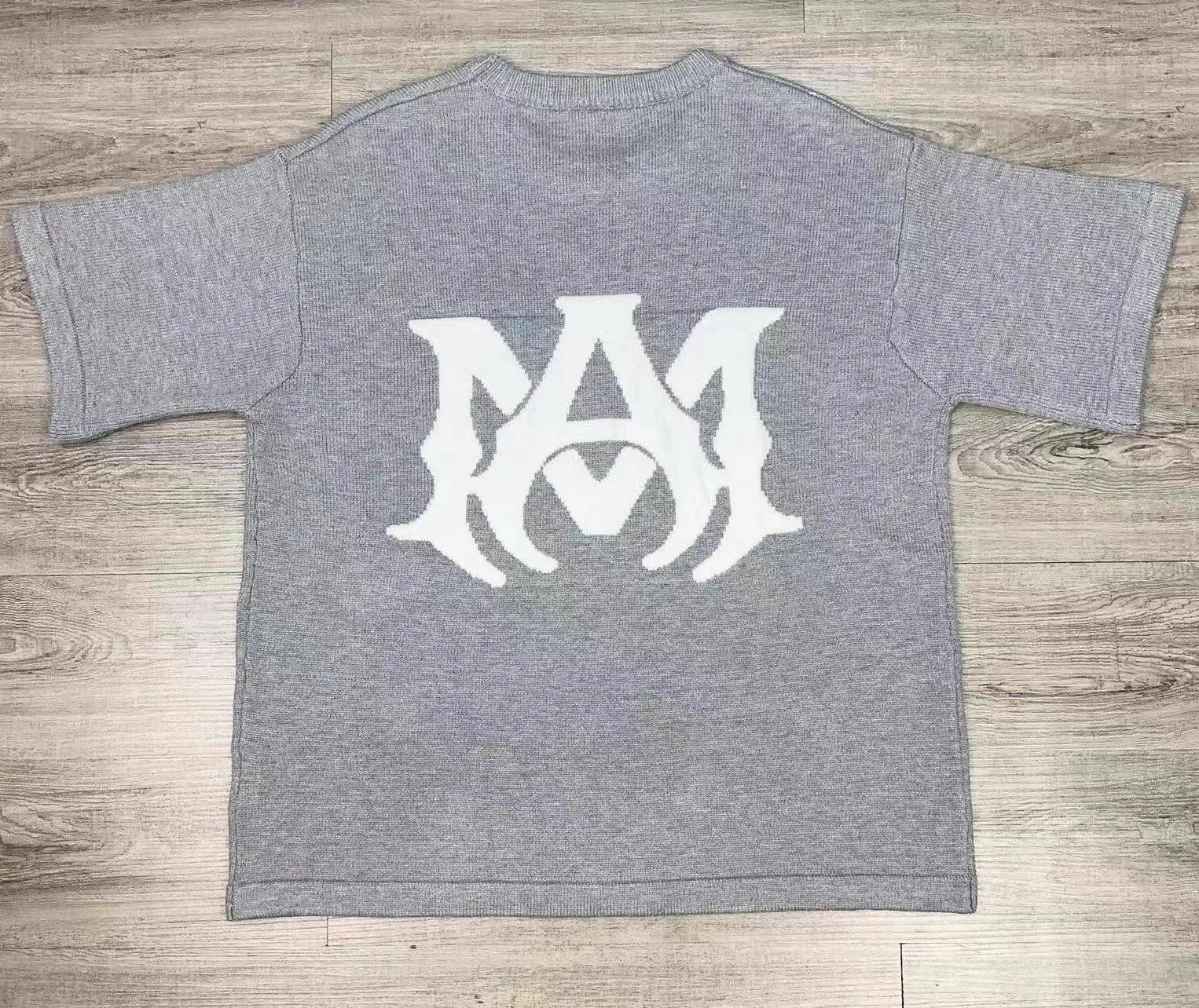 P190 🎉AMIRI new short-sleeved sweater, letter jacquard on the chest, exclusive large logo jacquard on the back, color: gray black number: S M L XL XXL