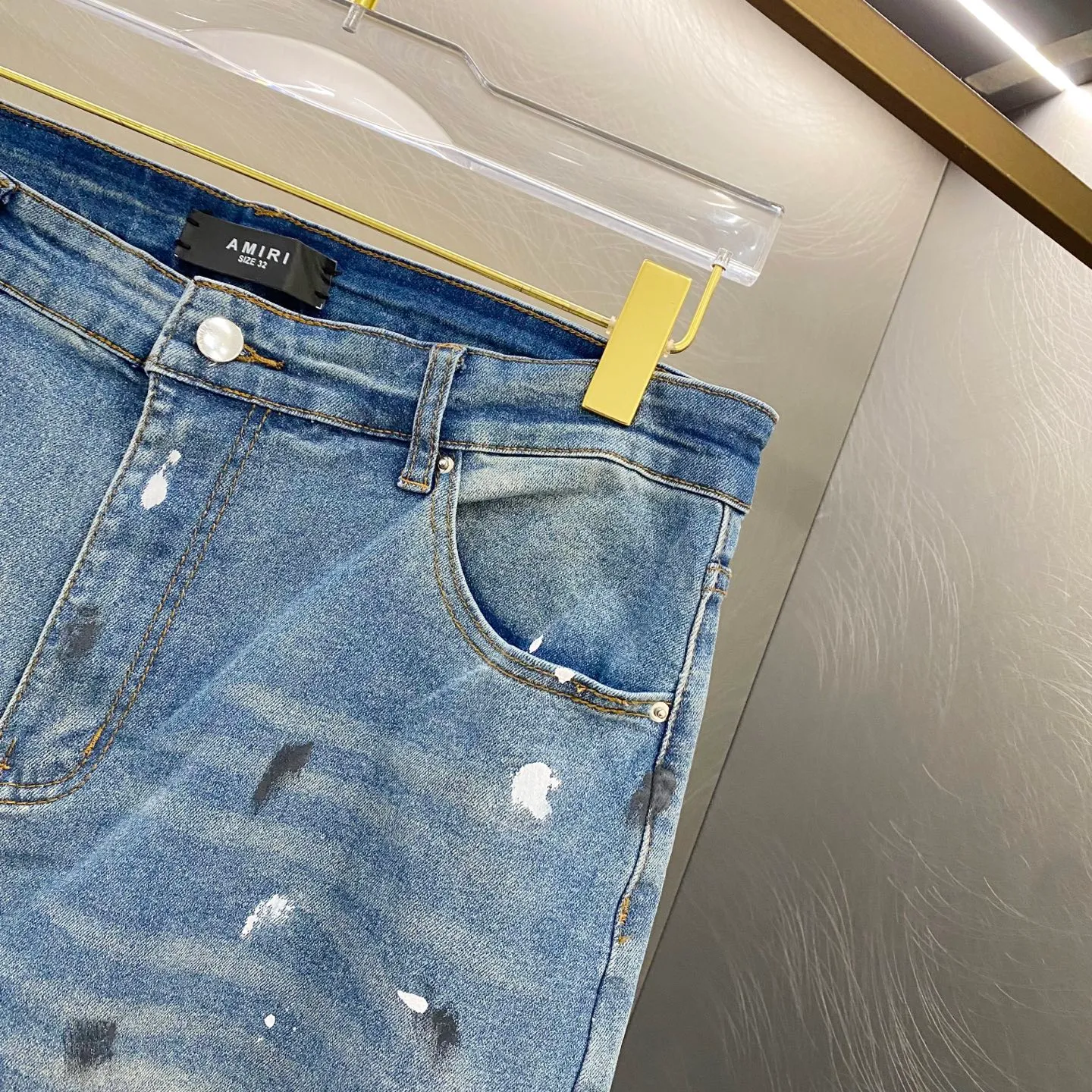 P240 Amiri ripped holes splashed with ink and hot diamonds MX1 leather denim patch jeans high street slim jeans distressed ripped holes high street slim trousers Size: 28-34 corresponding to S-XL