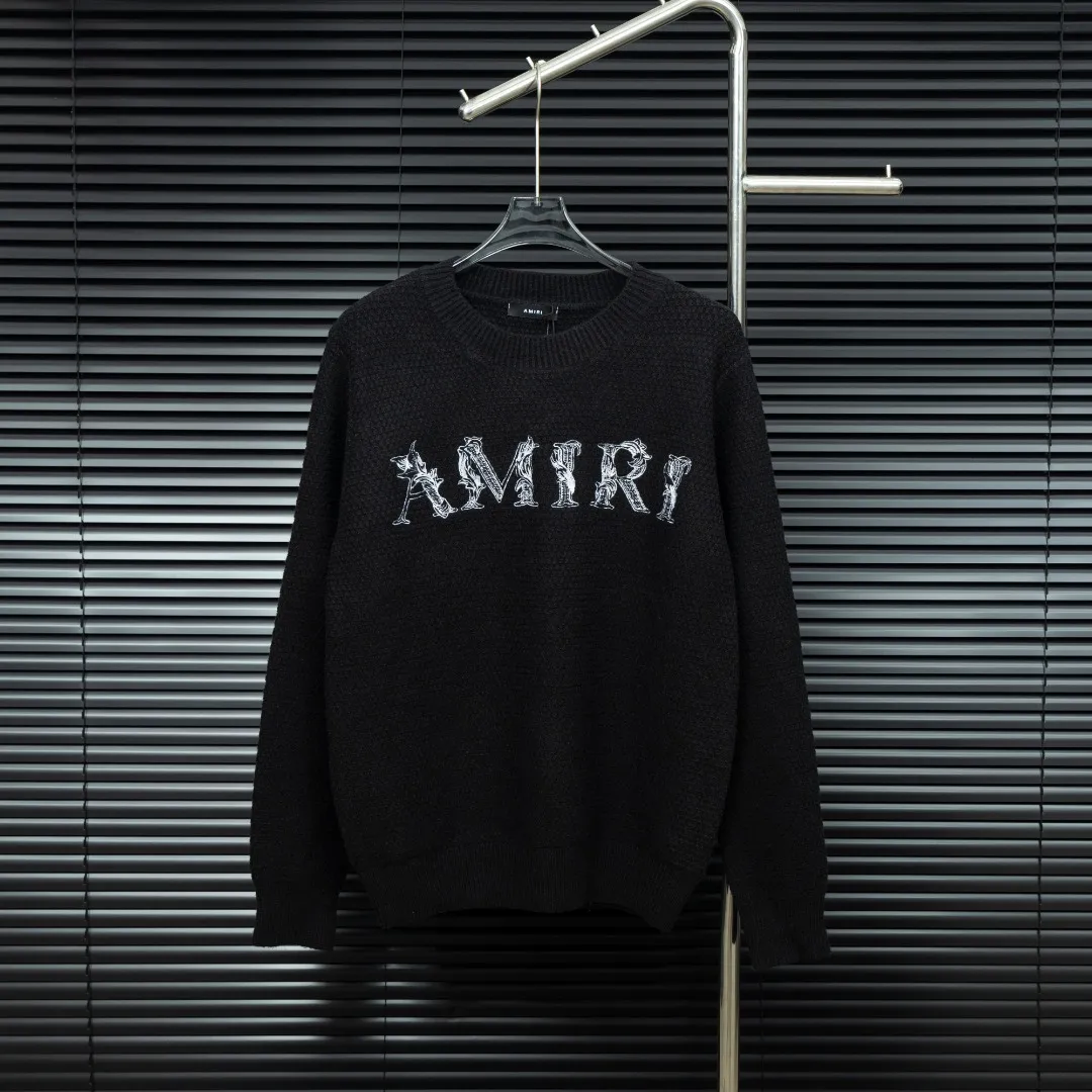 P300 Style: AMIRI smoke embroidered long-sleeved sweater Size: S-XXL Fabric: Wool blend Accessories: Full set of customized original accessories No gender distinction, same style for men and women
