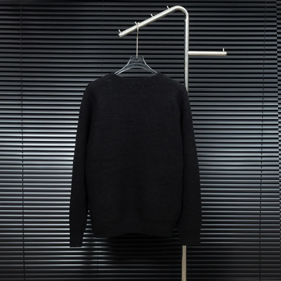 P300 Style: AMIRI smoke embroidered long-sleeved sweater Size: S-XXL Fabric: Wool blend Accessories: Full set of customized original accessories No gender distinction, same style for men and women