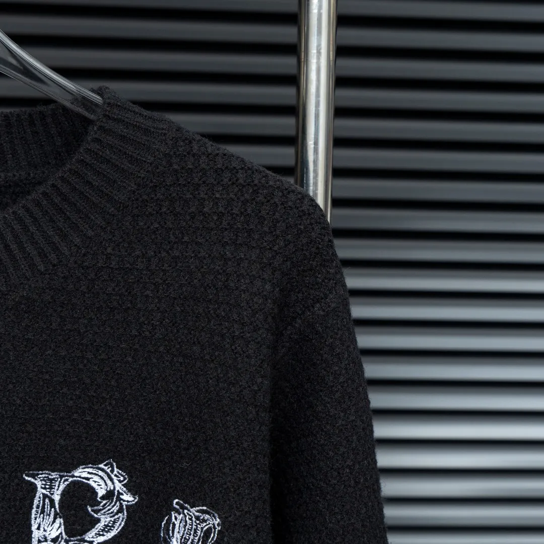 P300 Style: AMIRI smoke embroidered long-sleeved sweater Size: S-XXL Fabric: Wool blend Accessories: Full set of customized original accessories No gender distinction, same style for men and women