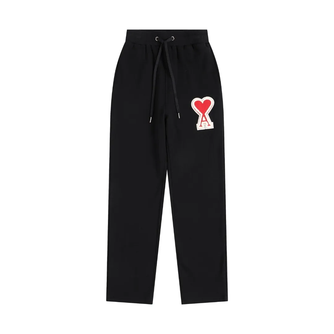 P150 Style No. 204 2025 embroidered large chapter style (with matching straight-leg sweatpants without color difference) AMI 2025 autumn and winter classic large chapter round neck sweatshirt 15 colors to meet everyone's needs. The fabric is made of 380 grams of pure cotton fabric, which is thick and textured. The whole network's counters purchase quality supporting output, which perfectly restores the genuine Zhang Zi. All thick wool knits are used. The absolute quality can be compared with any store in the market at will. There is no color difference in the fixed-dyed threads. The detailed accessories and tag packaging are all 1:1 with the genuine products. The ingenuity spirit gives back to customers.   Color: black and red Size: S M L XL