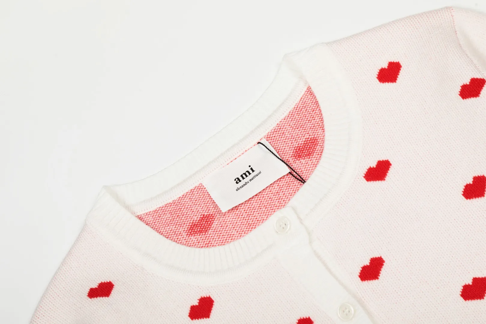 Ami/Ami's new jacquard love-printed goddess style must-have autumn and winter knitted cardigan small jacket Size: S-XL Color: White red heart Black red heart Red white heart Milky apricot purple heart Navy blue white heart Pink red heart