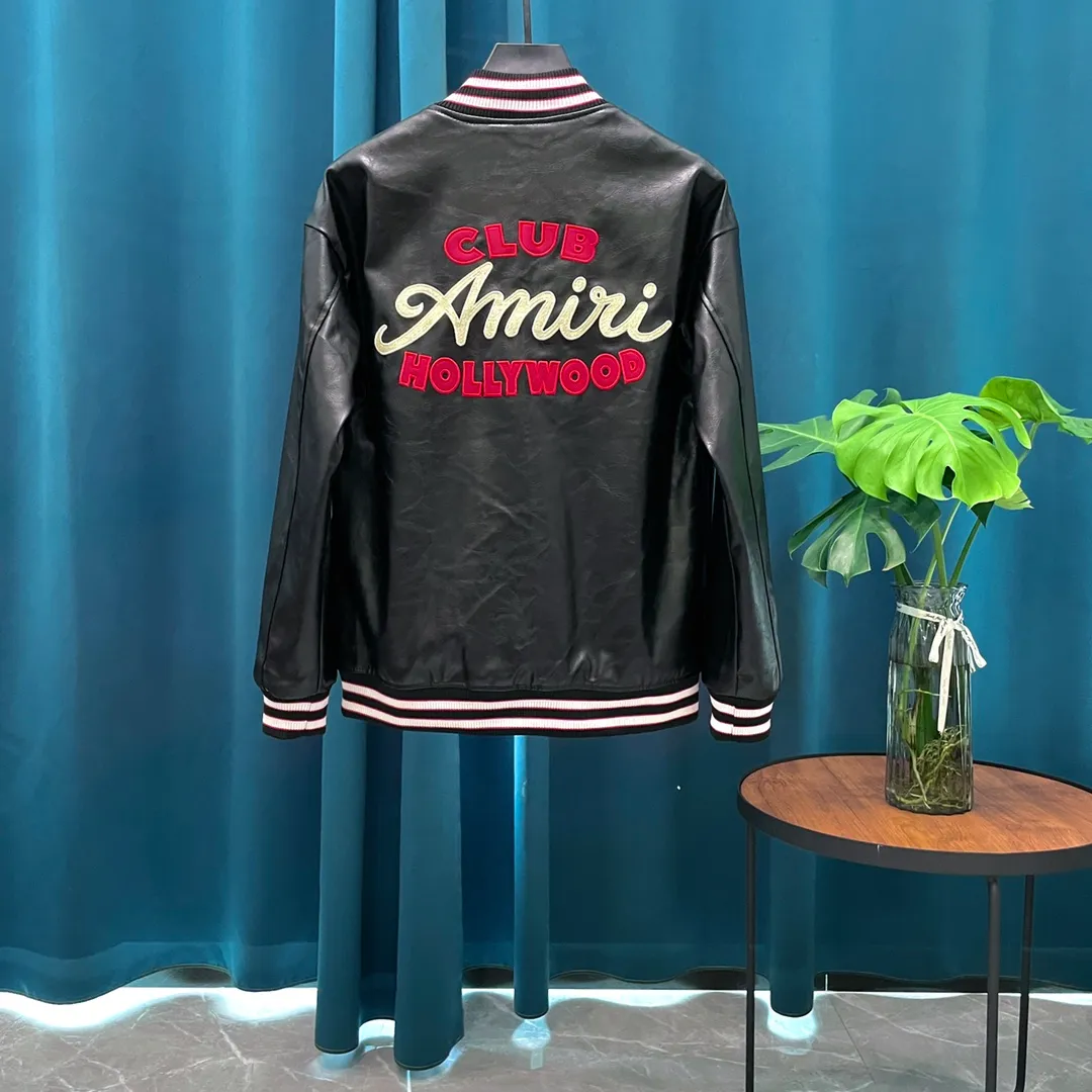 P420 AMI➡️Catway style baseball jacket. I ordered the original model and took a month to finally ship it. I love it so much. The upper body is really cool. A Douyin blogger said that this year's new jacket will become a future trend. If you look through street photos, you will find that celebrities regard it as a collectible jacket, a must-have item for men and women who want light luxury for commuting. Developing the highest version on the entire network, it took 1 month to customize and the cost was extremely high. The German imported flat-machine made custom-woven wool jacquard threads, using the first layer of imported lambskin. The pleated texture is unparalleled. It is hand-cut and meticulously crafted. The stitching position is very technical. Whether the whole garment is good or not depends on this position. Top-notch workmanship and details can stand the test. A full set of customized accessories, the letters are clear and perfectly restored without any difference. High-end atmosphere and full grade! The entire dress is exclusively customized with heavy craftsmanship. The towel patch embroidery is perfectly combined with craft embroidery and precise stitching! Absolute craftsmanship quality! Size: M L XL XXL