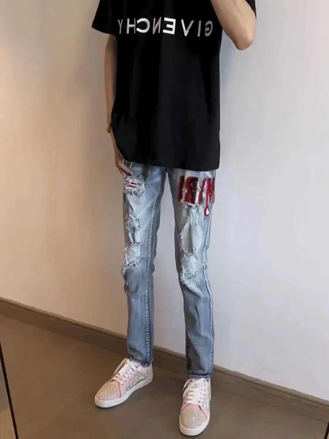 P156 Style No. Cc666 AMIRI MX1 high street jeans slim trousers FOG high street men's trend AMIRI In recent years, high street has become an increasingly frequent word in men's clothing. High street style has also become the direction of everyone's matching. High street related items basically cannot avoid oversize. Color: Picture color Code number: m-2xl