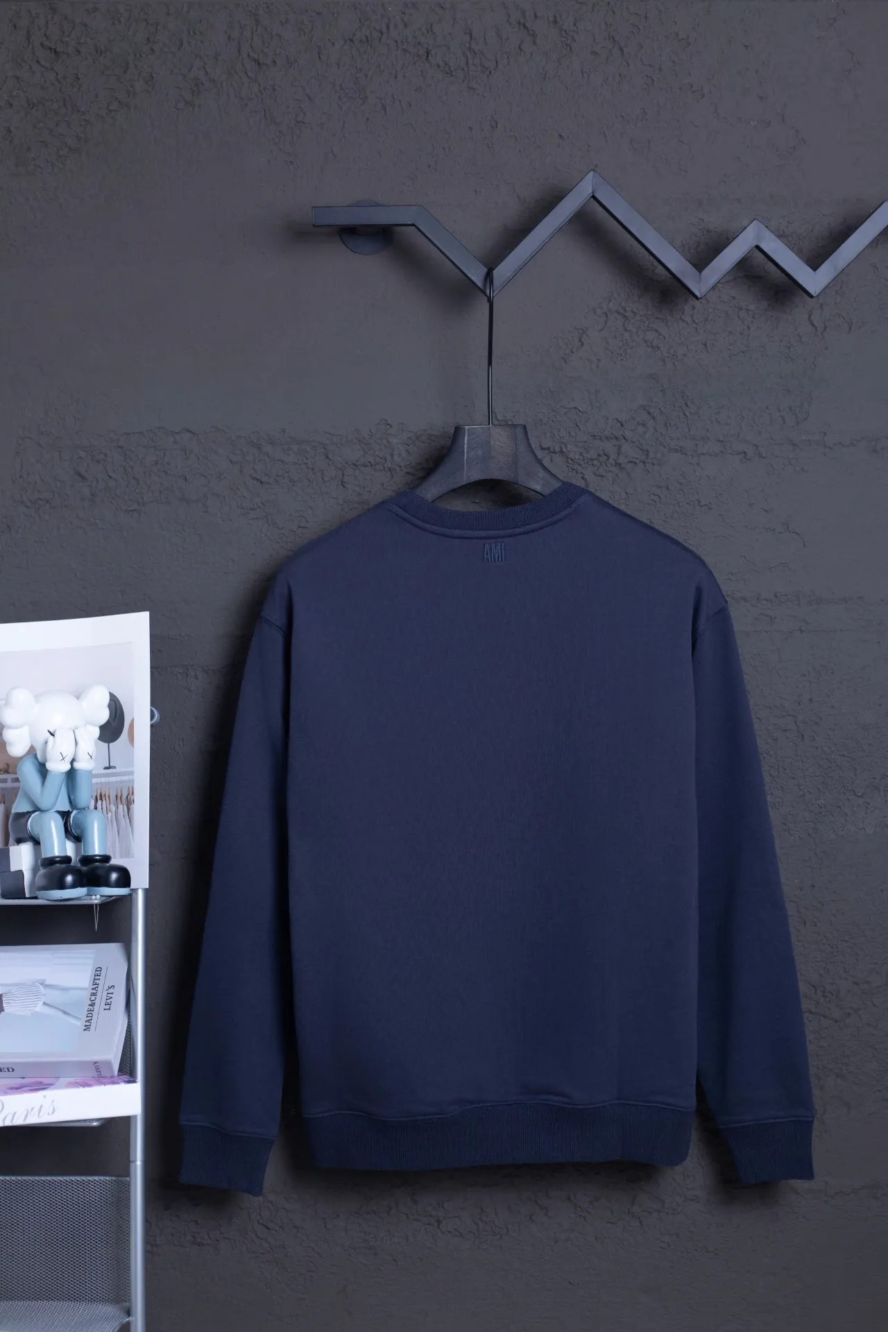 P146 AMI 25 autumn and winter new classic little love embroidered pullover sweatshirt, customized 360g pure cotton fabric, high version, new main wheat, washed wheat, same style for men and women, color: royal blue, size: S-XL