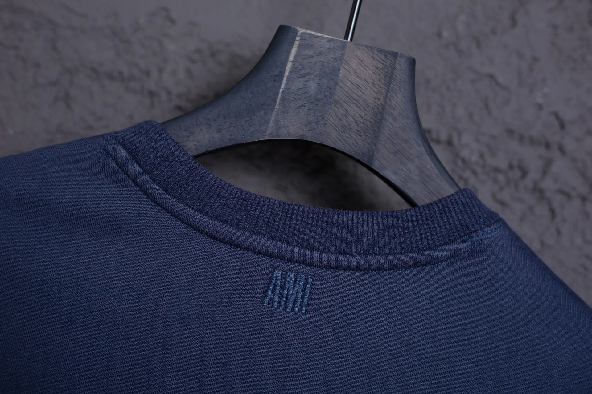 P146 AMI 25 autumn and winter new classic little love embroidered pullover sweatshirt, customized 360g pure cotton fabric, high version, new main wheat, washed wheat, same style for men and women, color: royal blue, size: S-XL